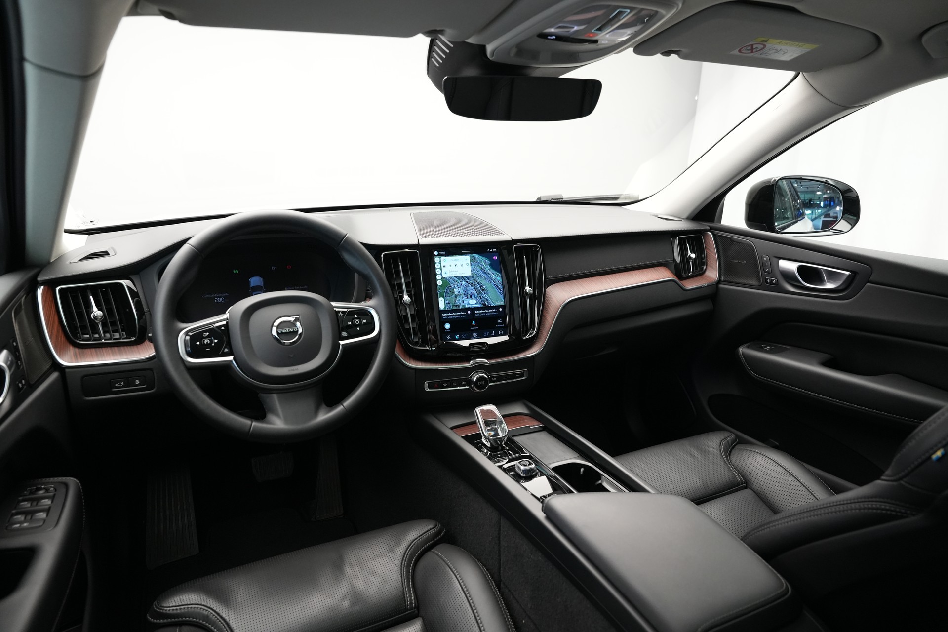VOLVO XC60 T8 eAWD PluginHybrid Ultimate Dark Geartronic *CH-Fahrzeug*-image-10
