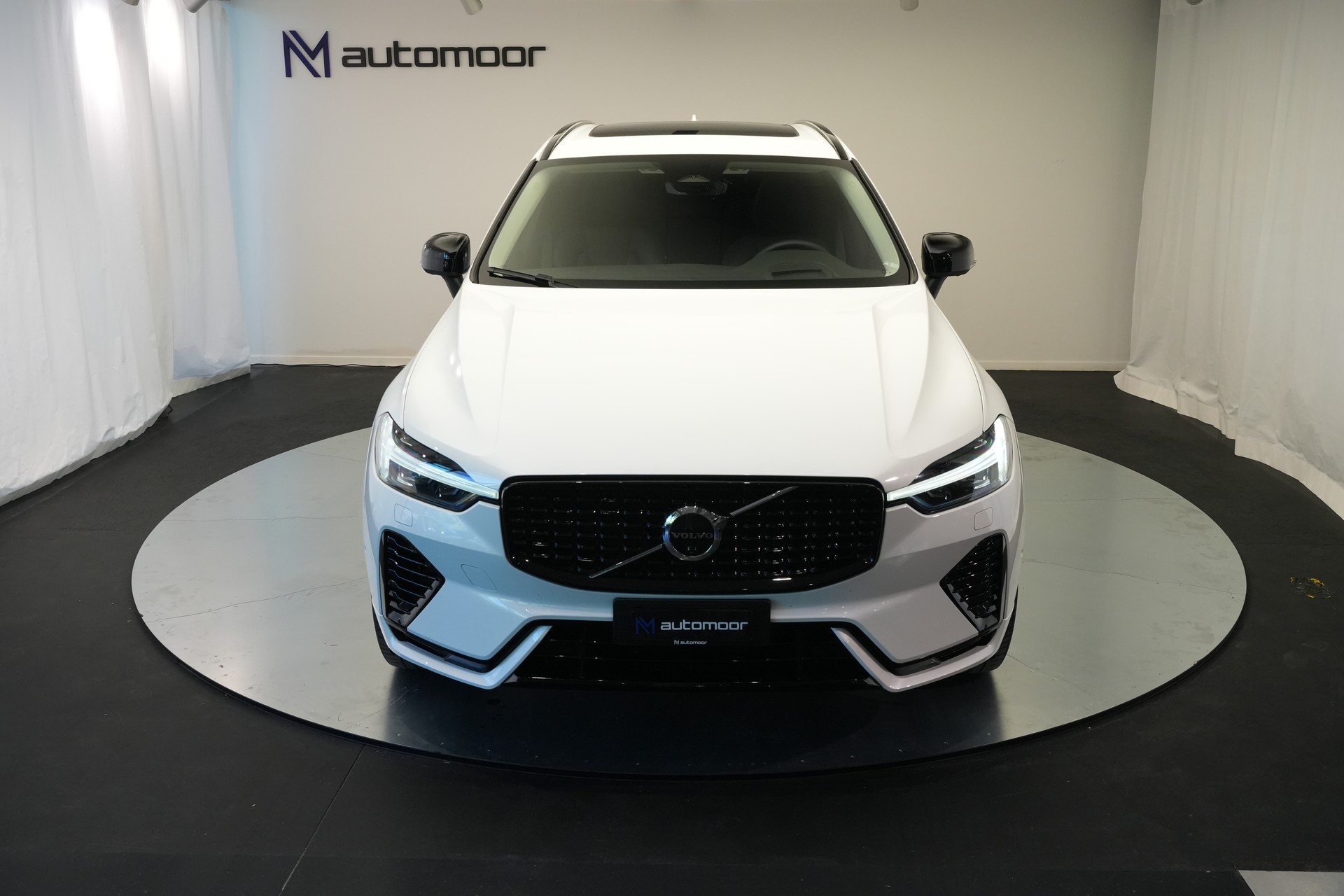 VOLVO XC60 T8 eAWD PluginHybrid Ultimate Dark Geartronic *CH-Fahrzeug*-image-32