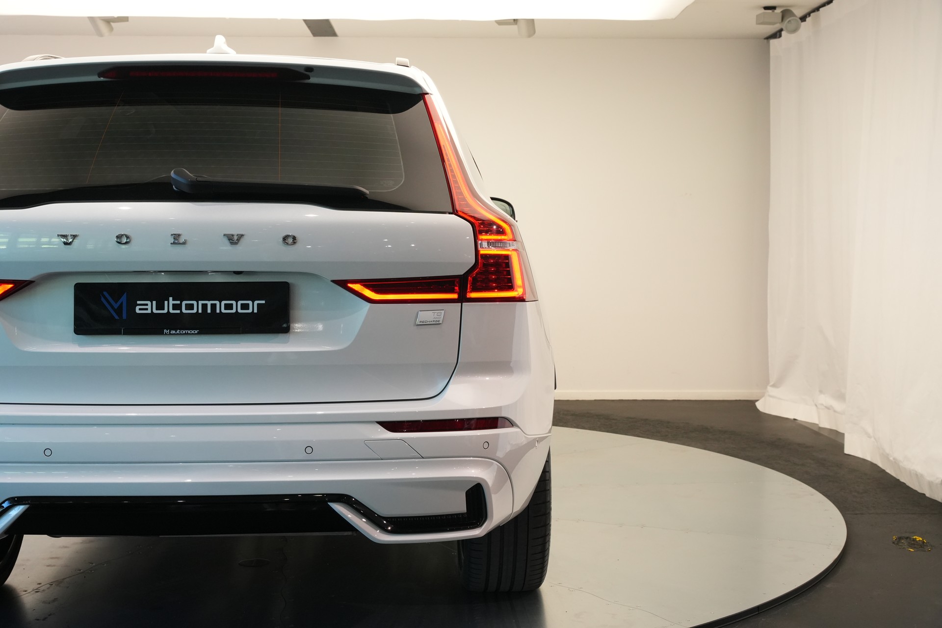VOLVO XC60 T8 eAWD PluginHybrid Ultimate Dark Geartronic *CH-Fahrzeug*-image-9