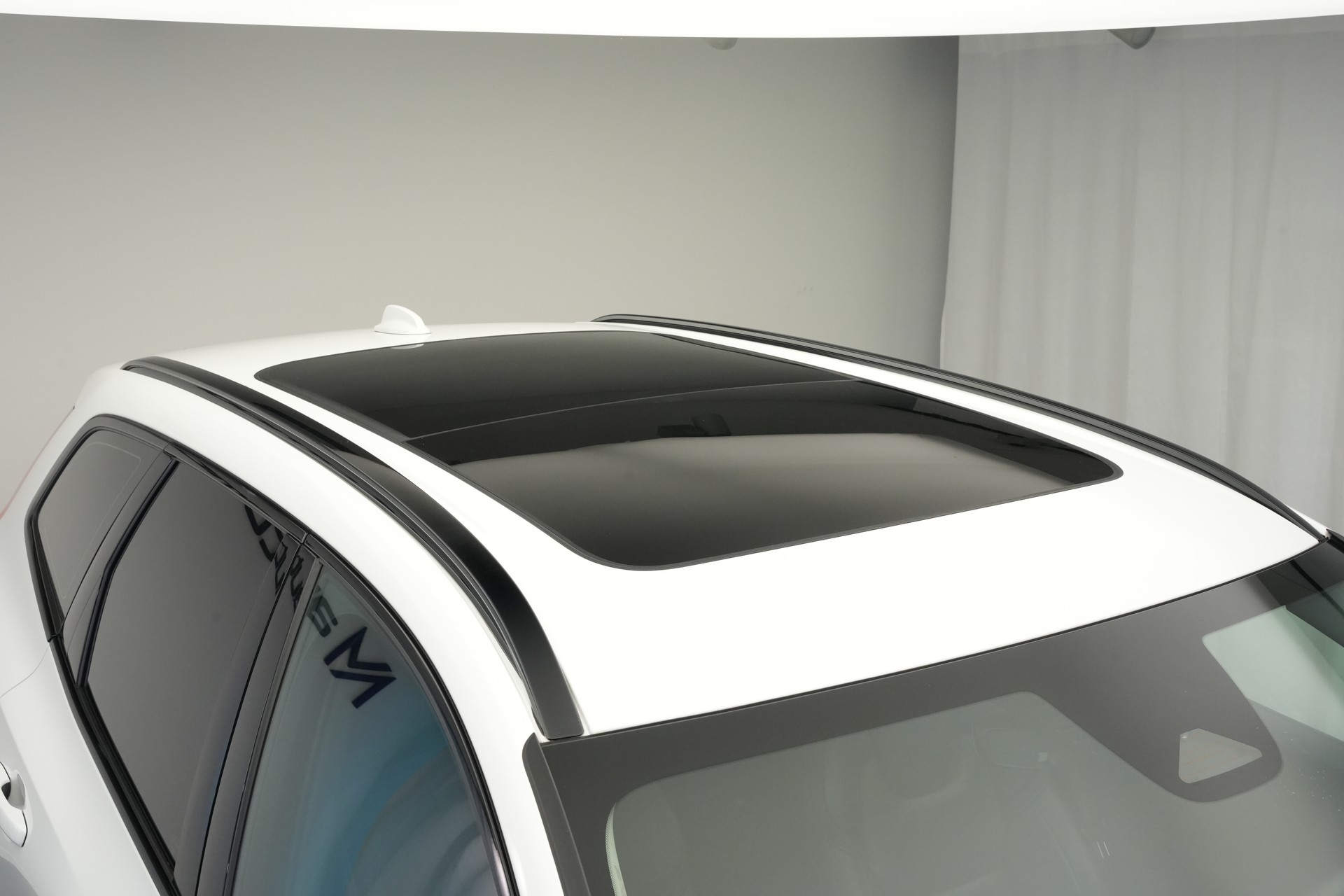 VOLVO XC60 T8 eAWD PluginHybrid Ultimate Dark Geartronic *CH-Fahrzeug*-image-37