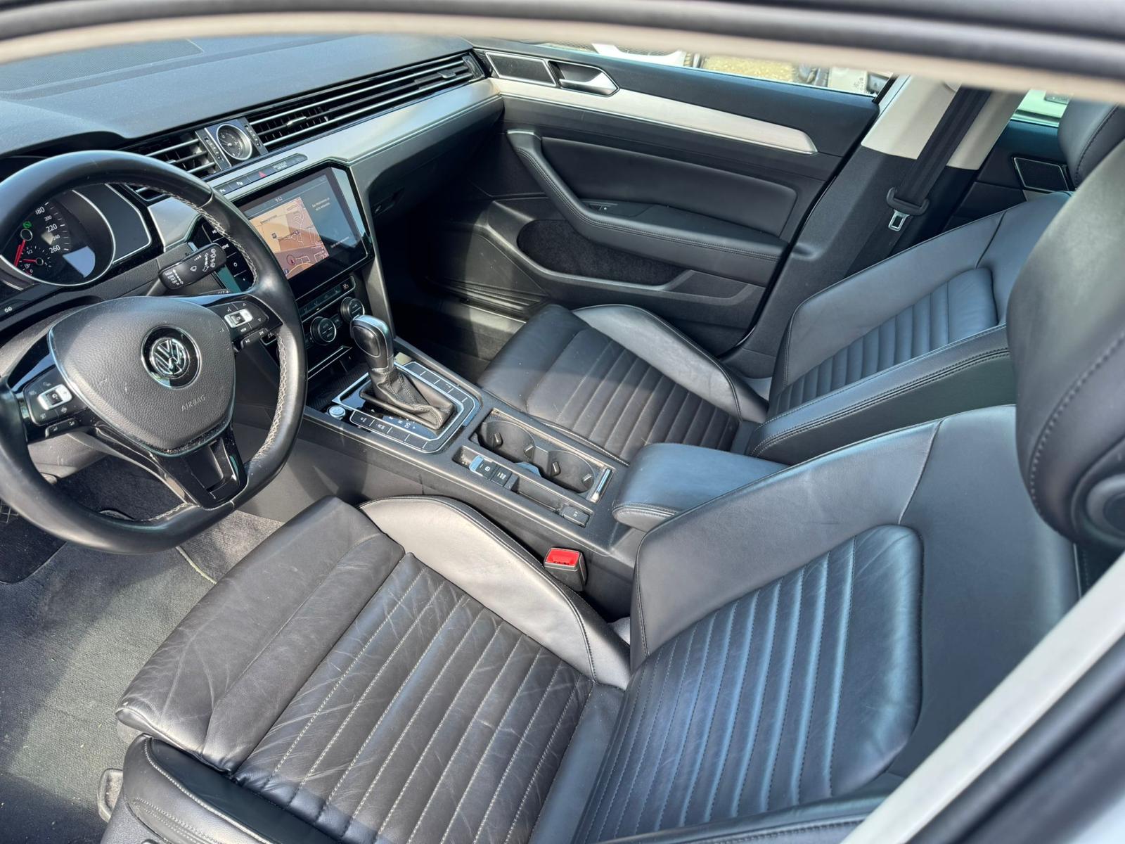 VW Passat Variant 2.0 TDI BMT Highline DSG-image-7