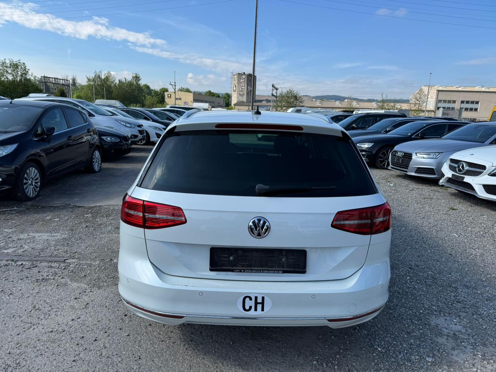 VW Passat Variant 2.0 TDI BMT Highline DSG-image-5