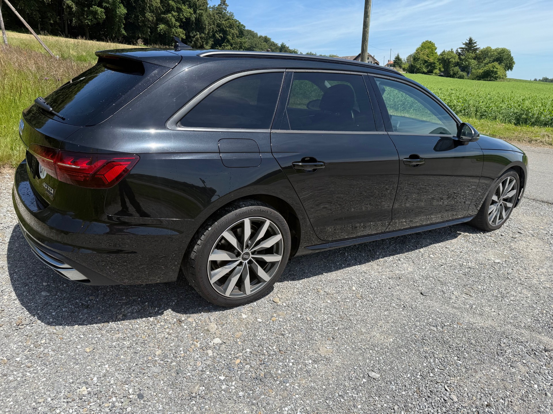 AUDI A4 Avant 40 TDI Attraction quattro S-tronic-image-2