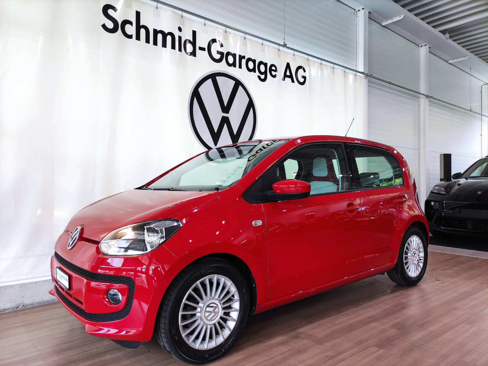 VW Up 1.0 High-showroom-element-1