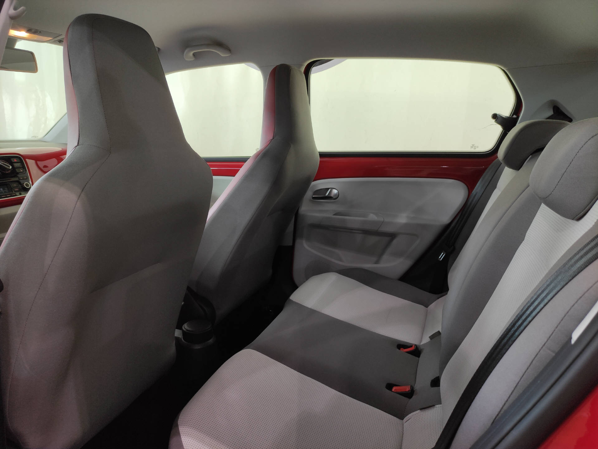 VW Up 1.0 High-image-8