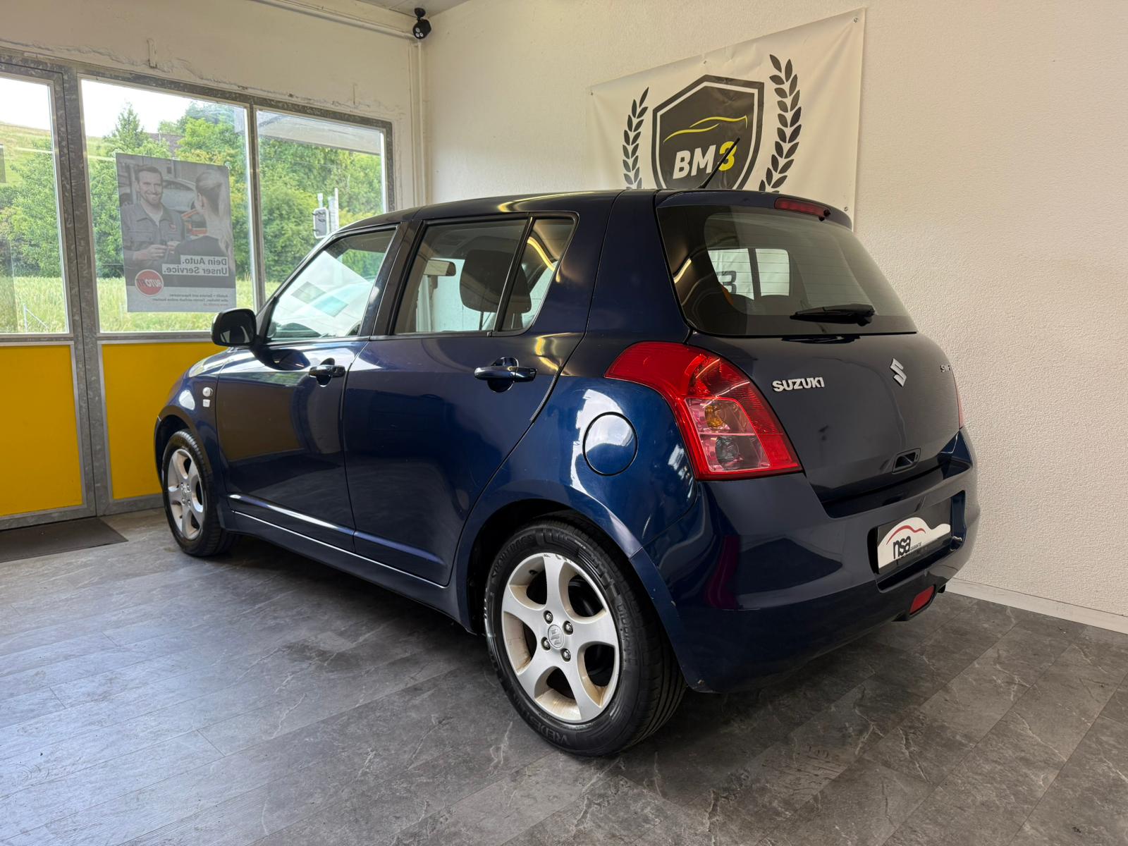 SUZUKI Swift 1.3i 16V GL-image-2