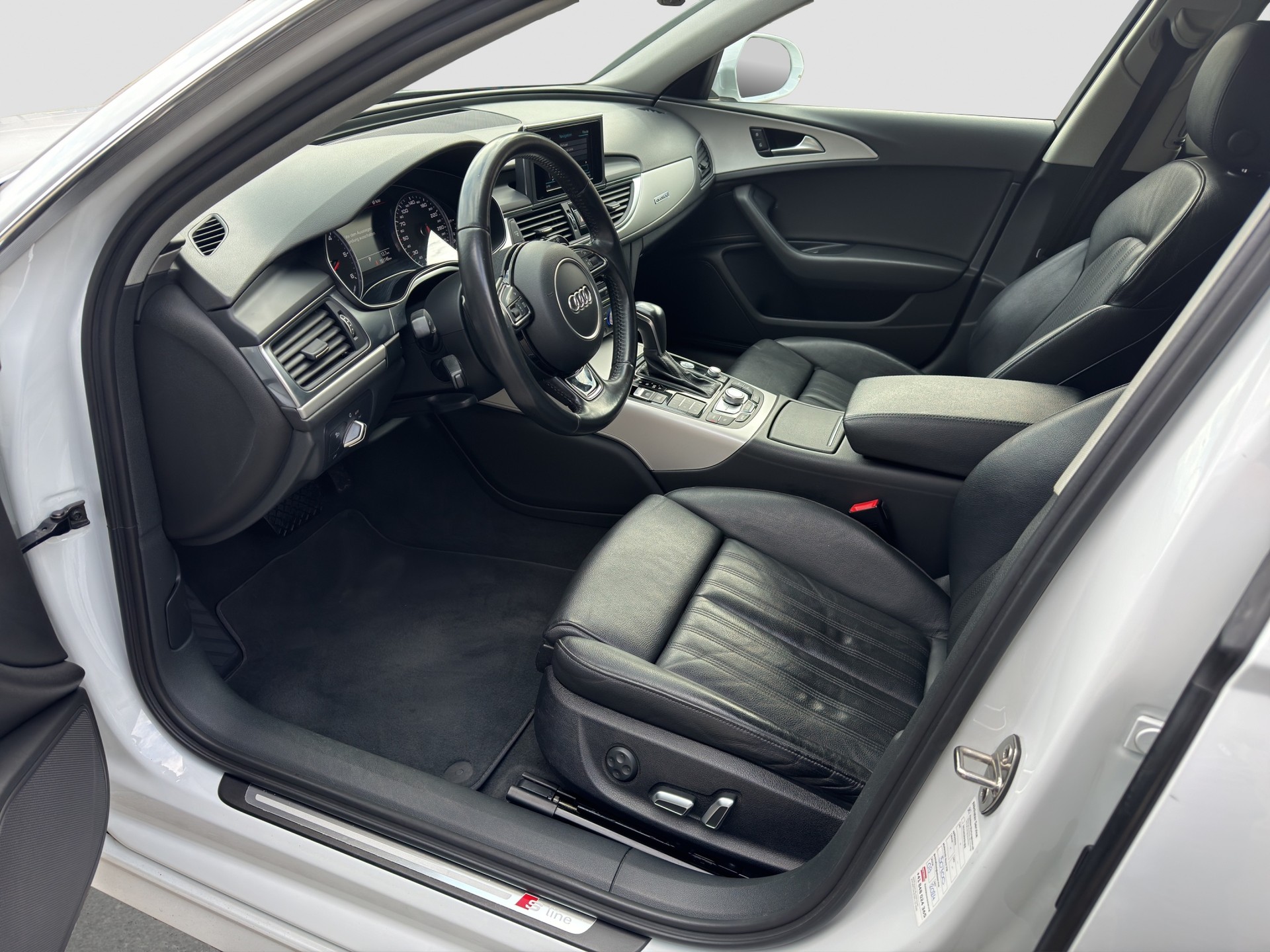 AUDI A6 Avant 2.0 TDI S-tronic-image-8