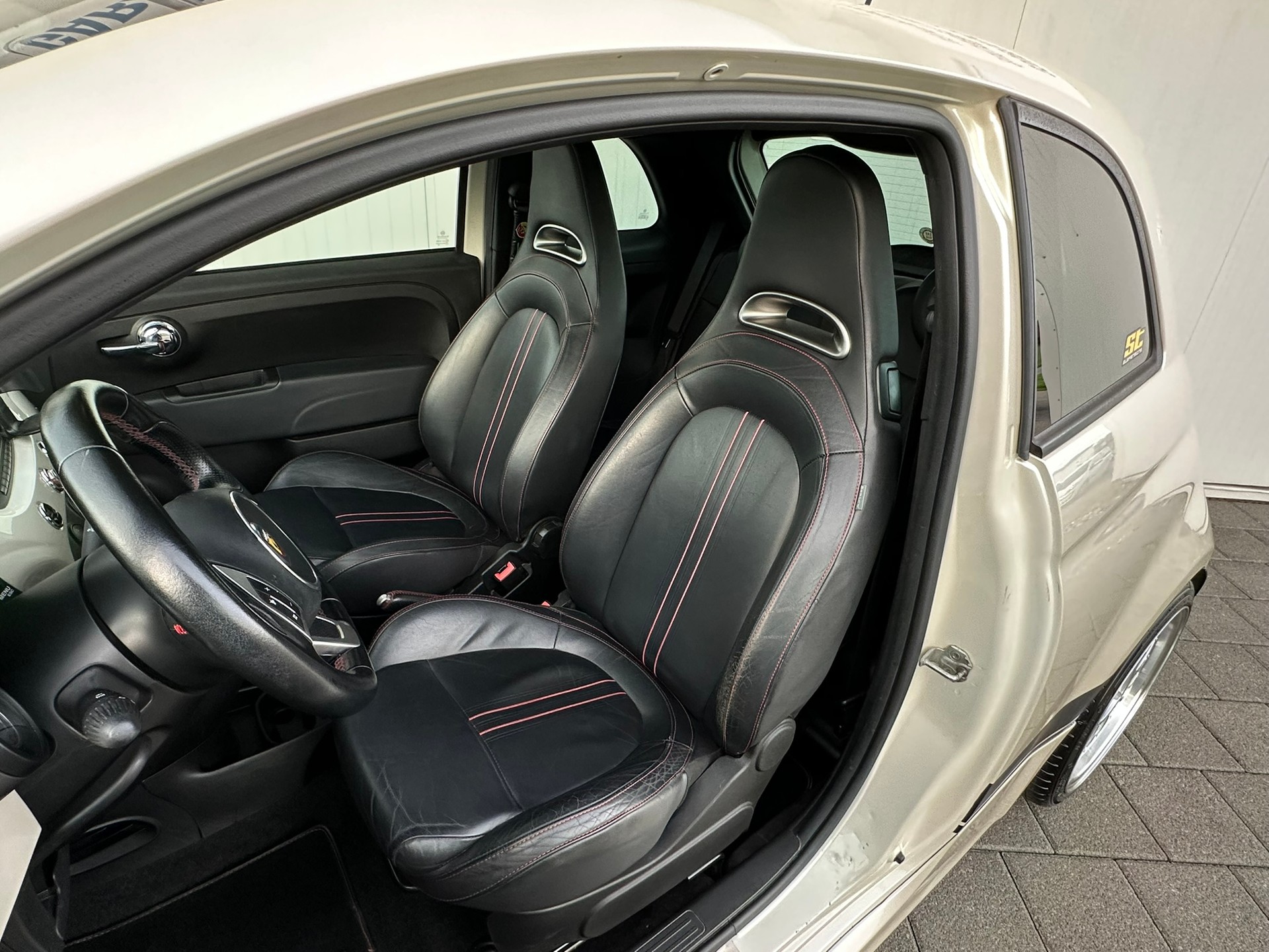 FIAT 500 1.4 16V Turbo Abarth-image-14