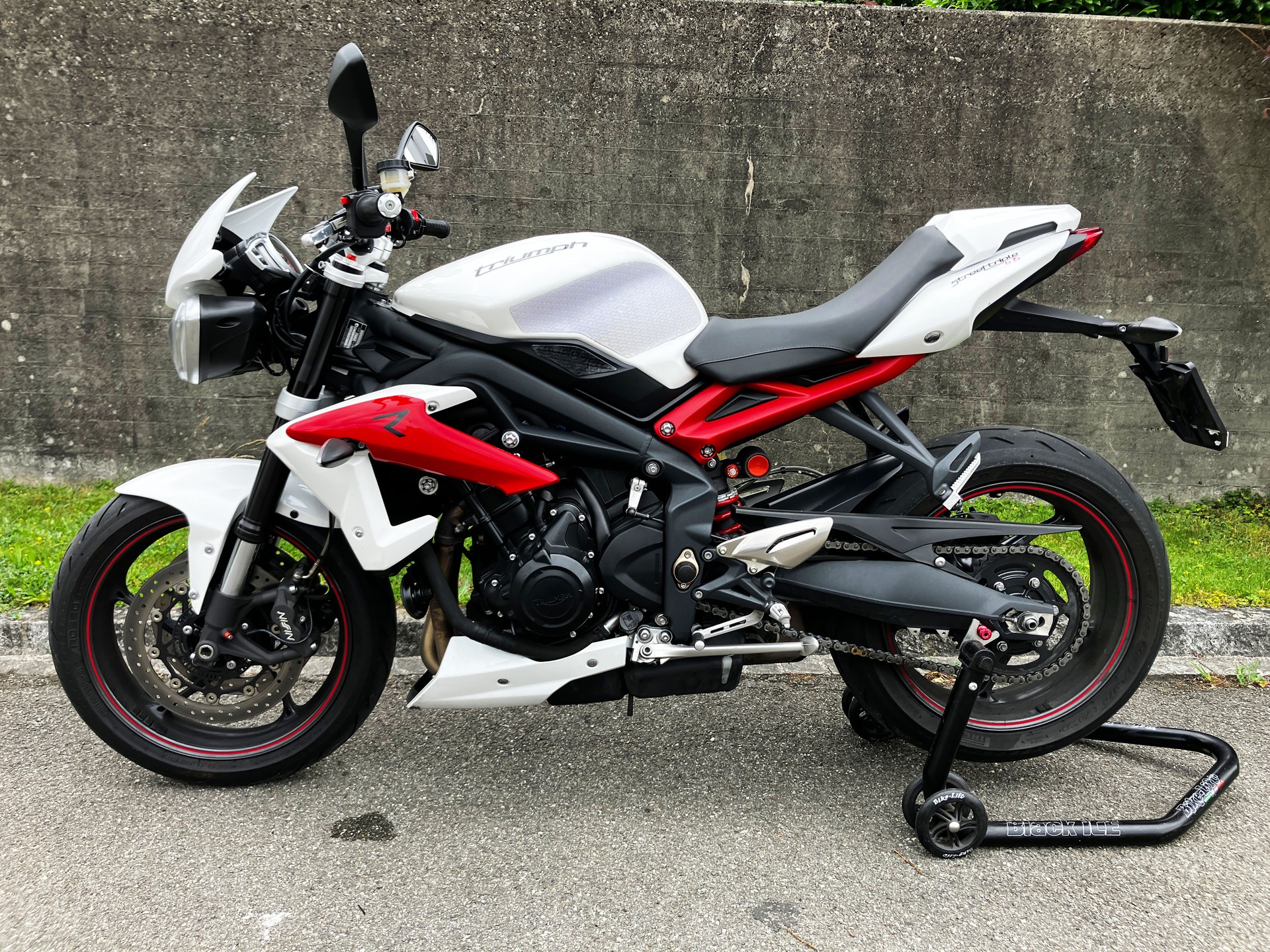 TRIUMPH Street Triple 675 R ABS-image-0