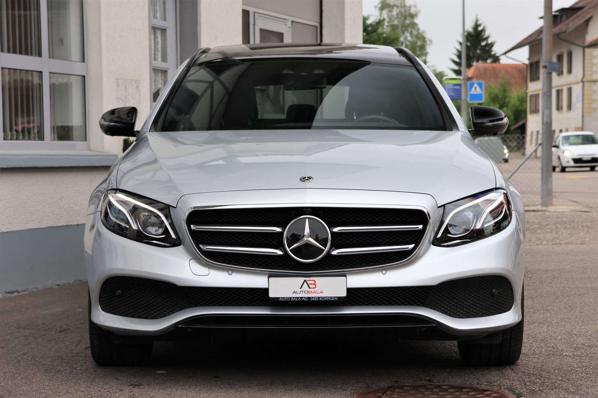 MERCEDES-BENZ E 200 Avantgarde 4 Matic 9G-Tronic (CH)-showroom-element-1