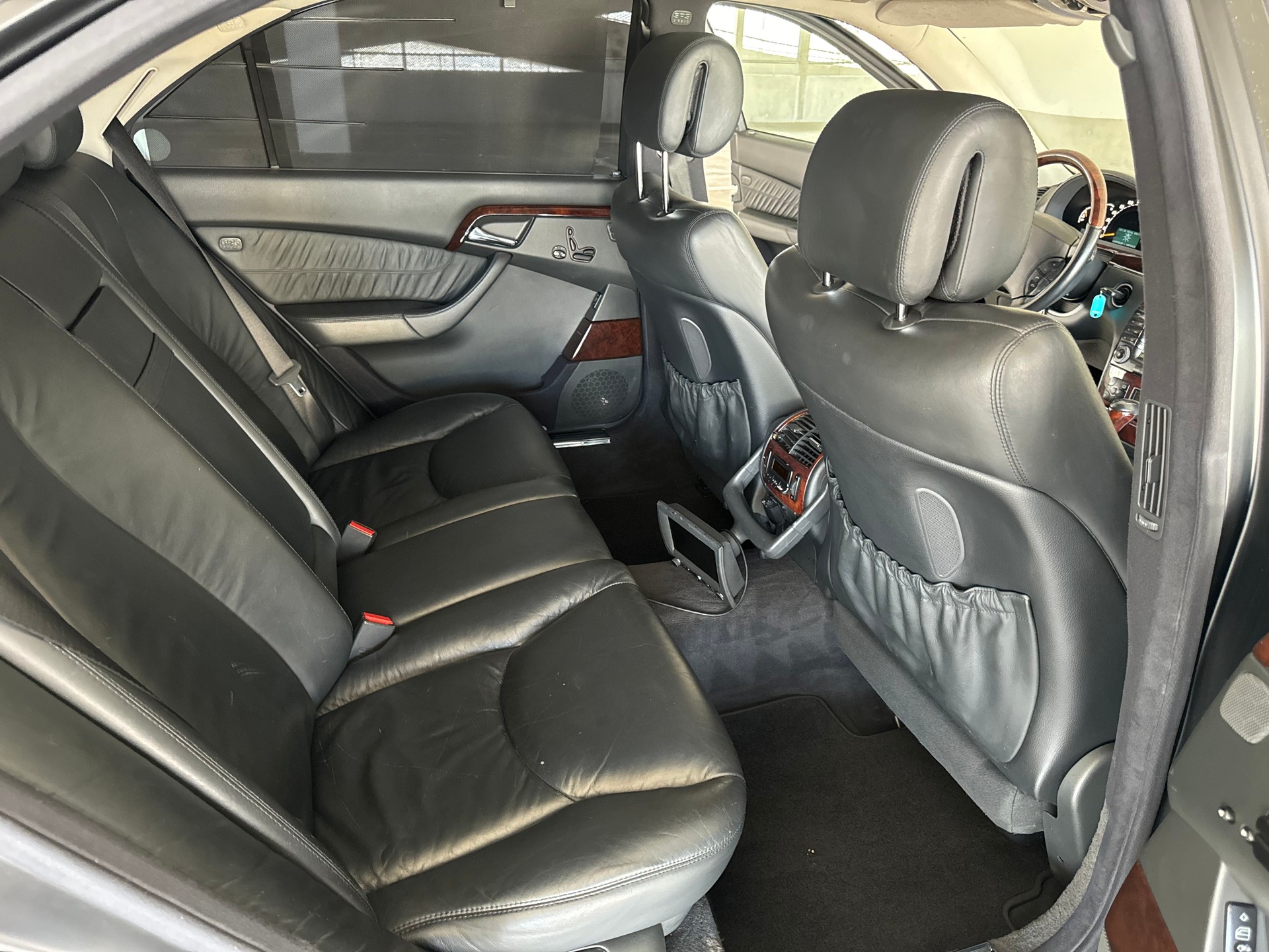 MERCEDES-BENZ S 500 4Matic-image-14