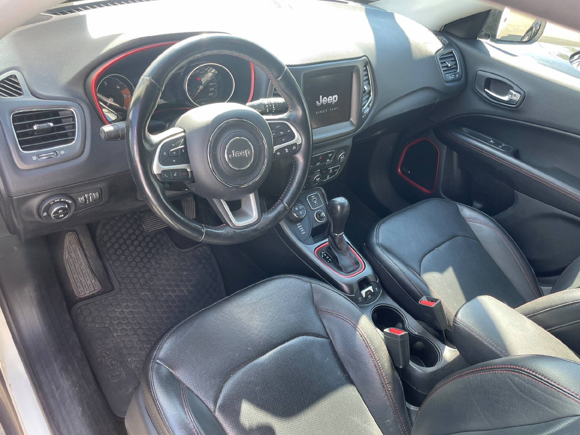 JEEP Compass 2.0 CRD Trailhawk AWD-showroom-element-2