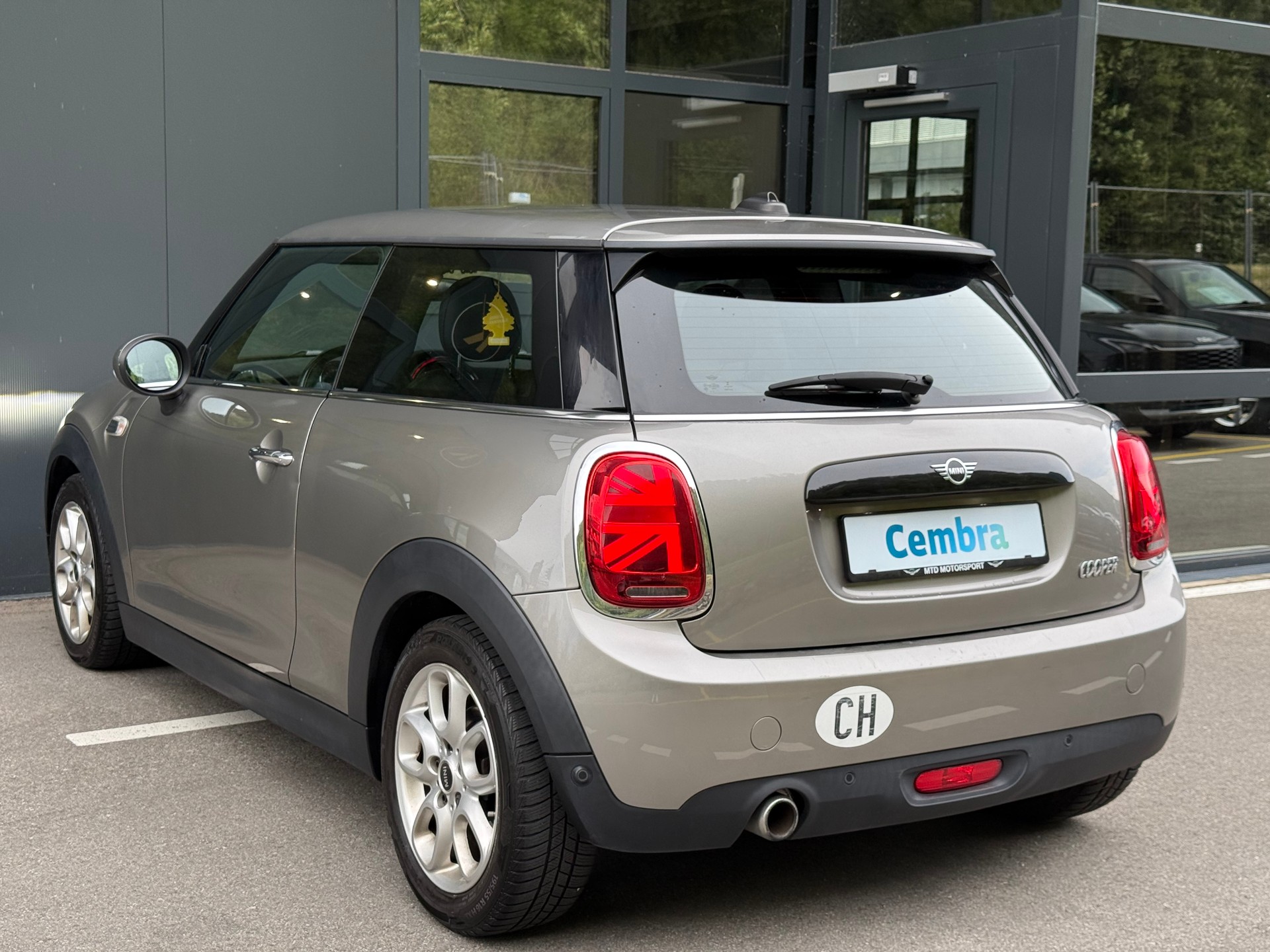 MINI Cooper Steptronic DKG-showroom-element-3