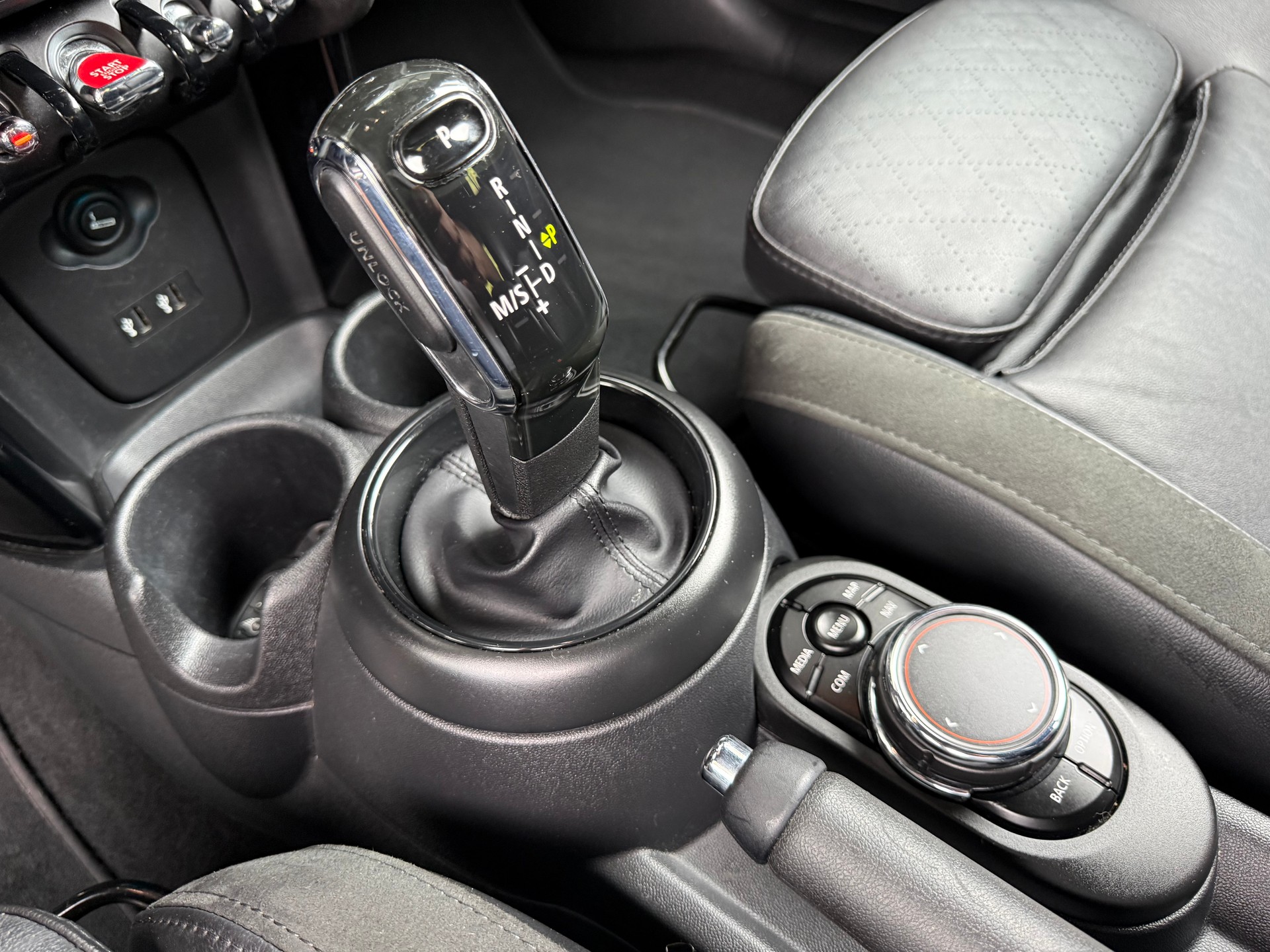 MINI Cooper Steptronic DKG-image-9