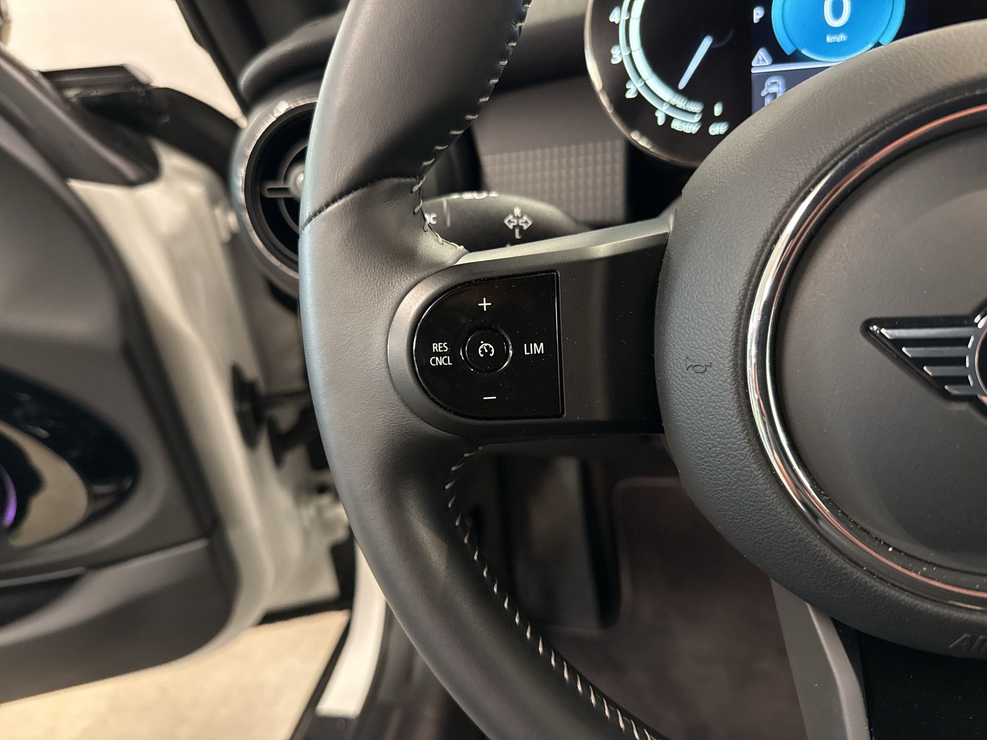 MINI Cooper Cabriolet DKG-image-14