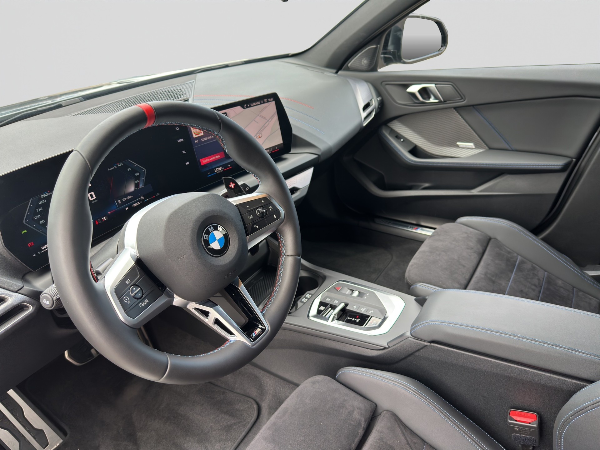 BMW M135 M Sport Pro xDrive Shadow Line-image-7