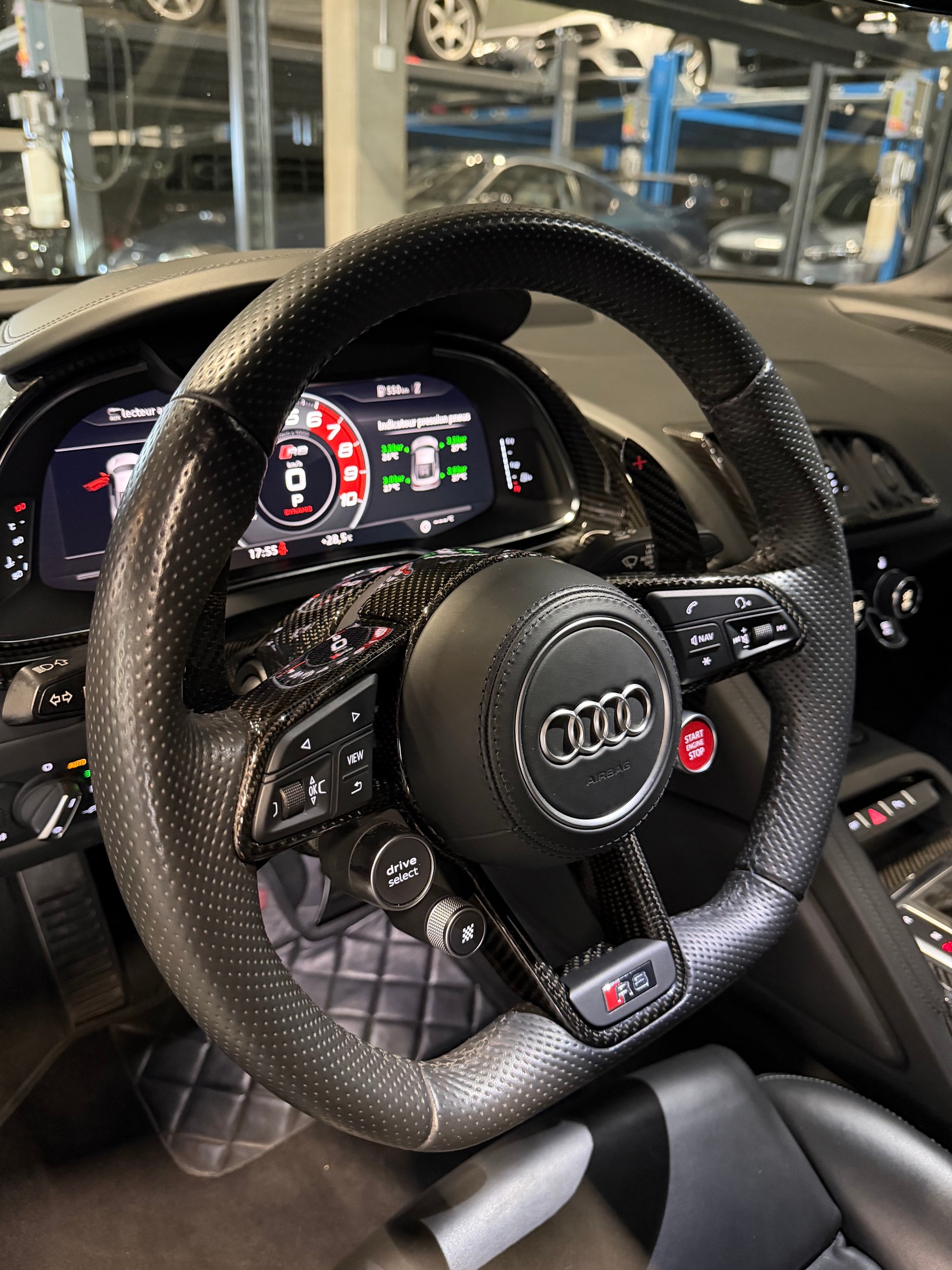 AUDI R8 Coupé performance S-Tronic *track upgrade*-image-9