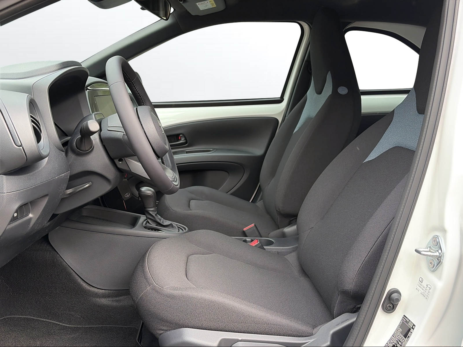 TOYOTA Aygo X 1.5 Comfort e-CVT-image-7