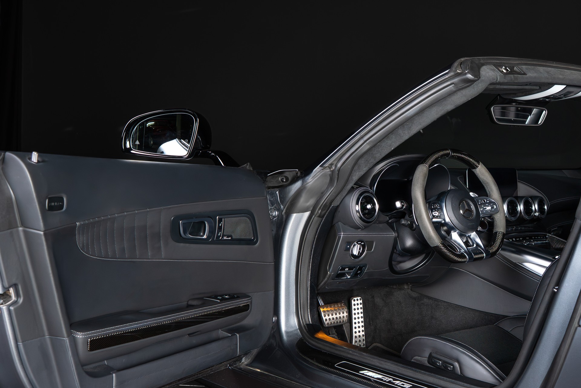 MERCEDES-BENZ AMG GT C Roadster Speedshift DCT-image-8