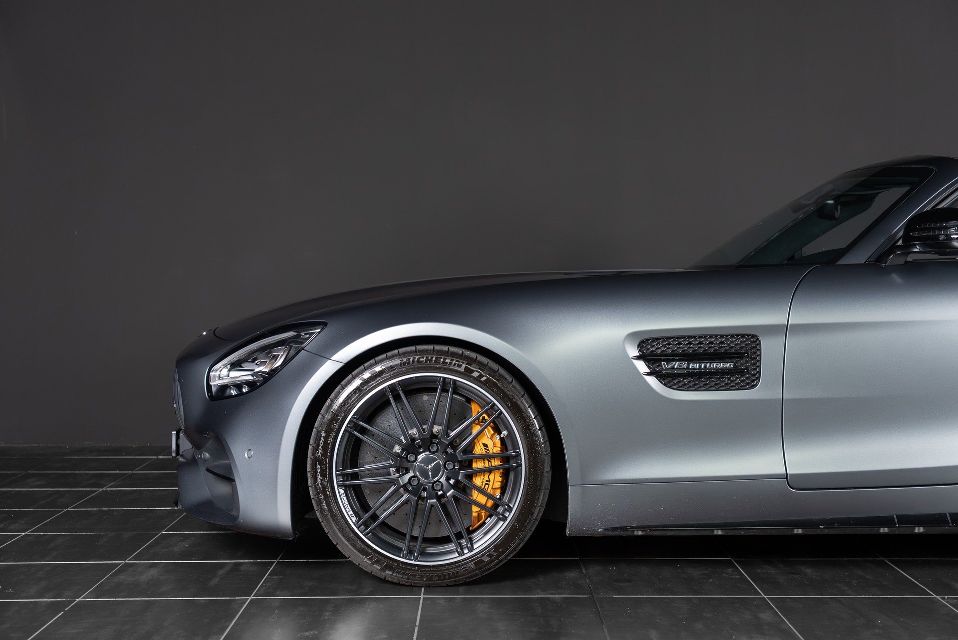 MERCEDES-BENZ AMG GT C Roadster Speedshift DCT-image-4