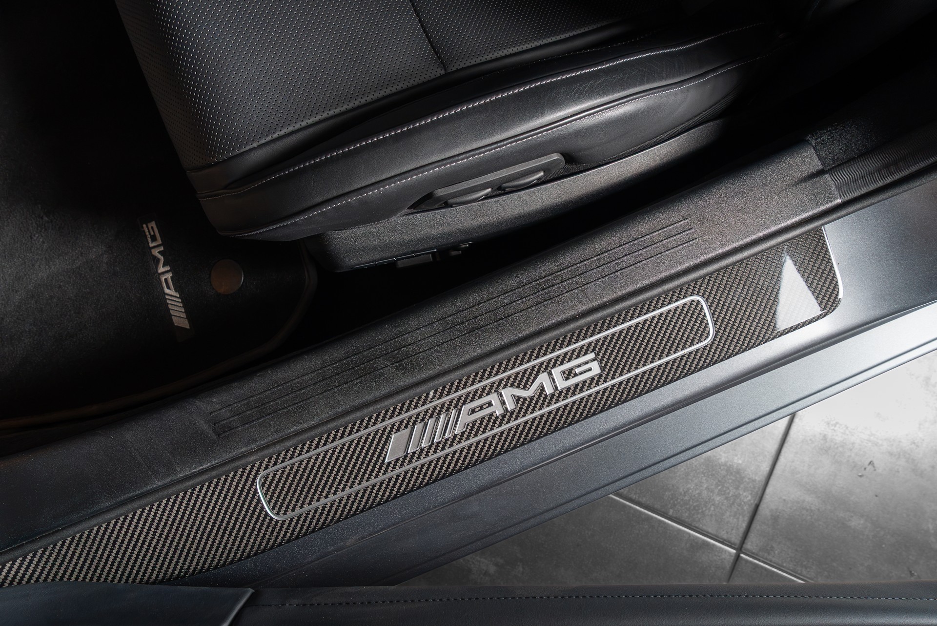 MERCEDES-BENZ AMG GT C Roadster Speedshift DCT-image-11