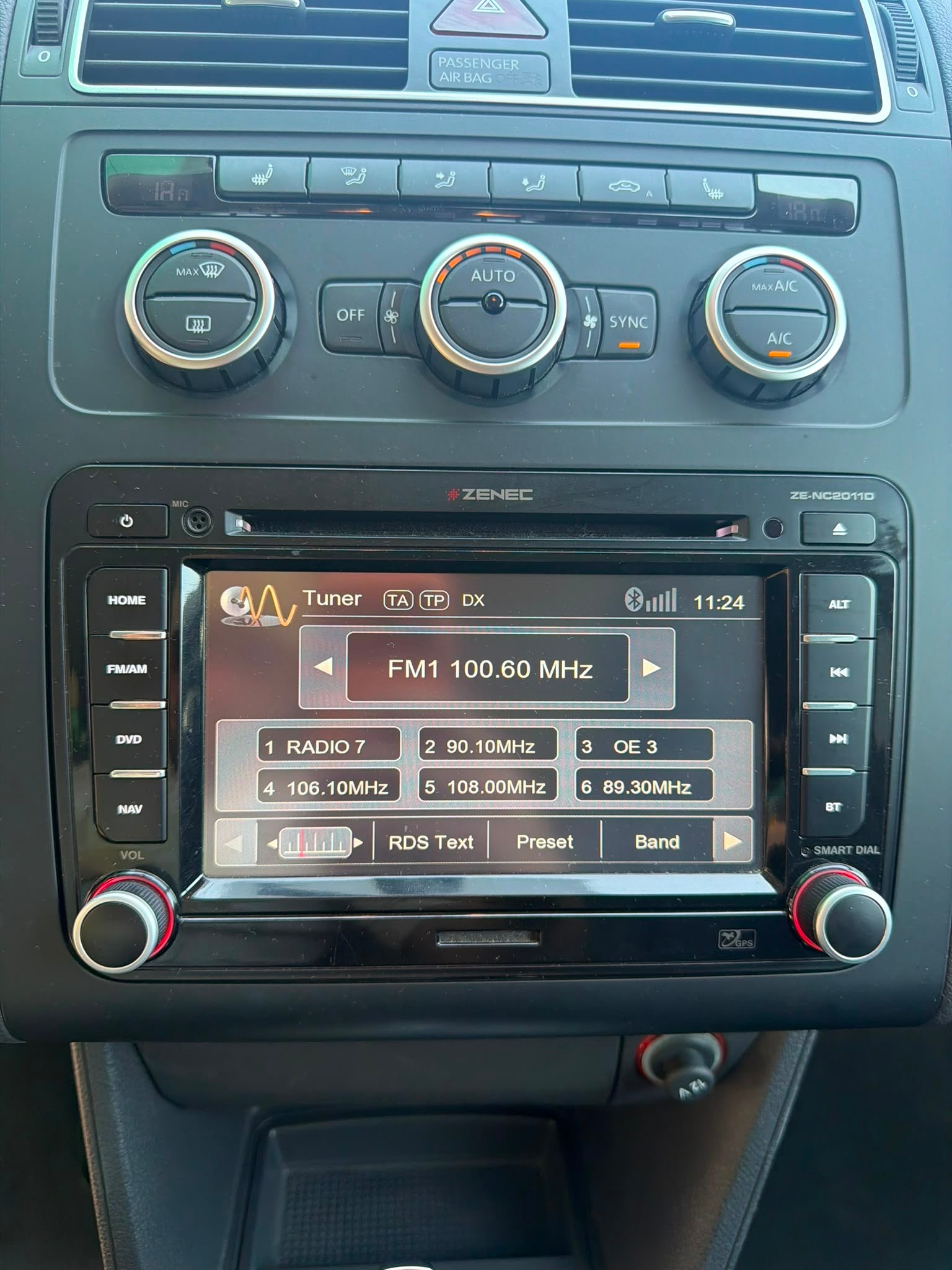 VW Touran 1.4 TSI Team DSG-image-11