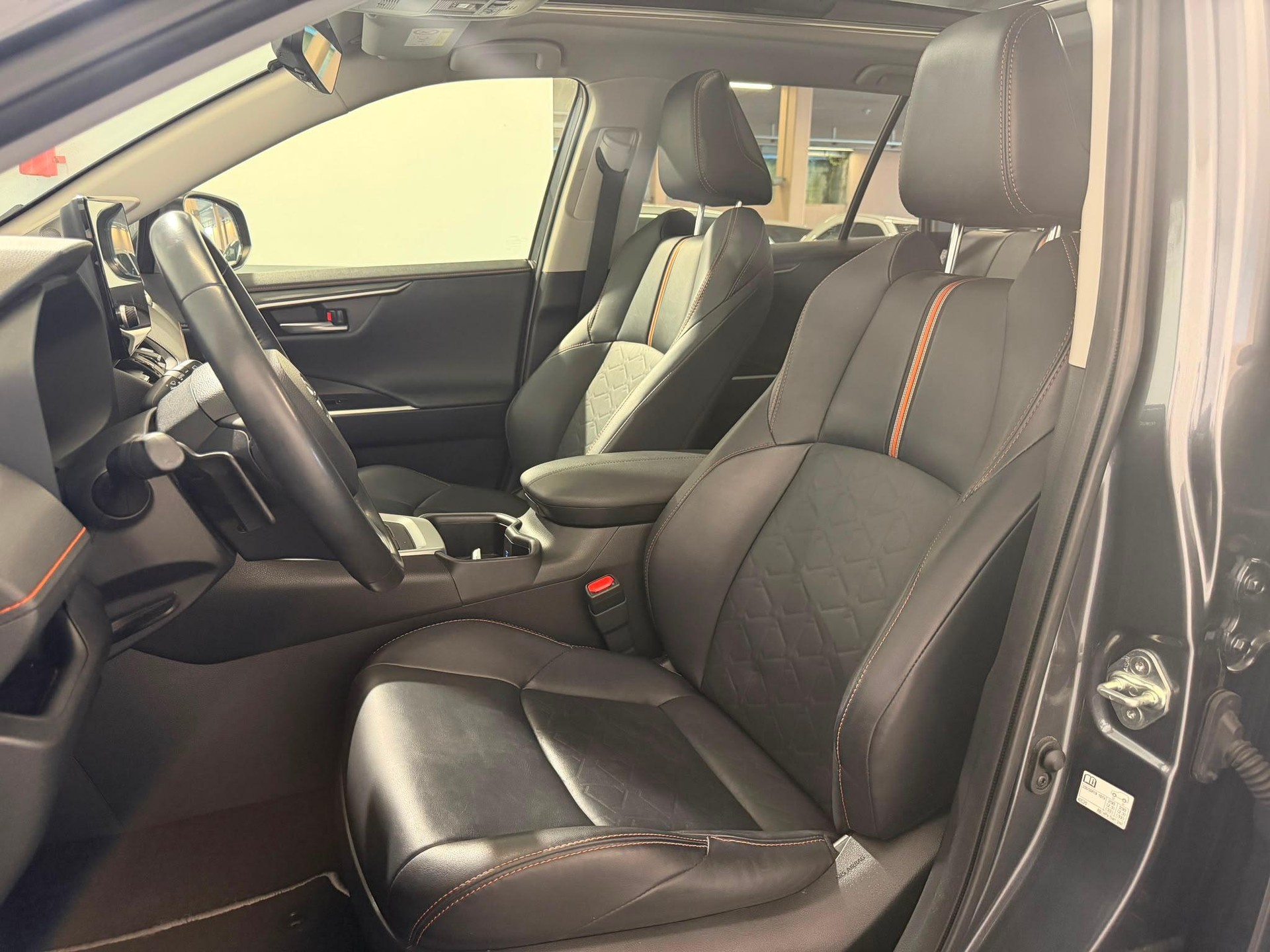 TOYOTA RAV4 2.5 HEV Adventure-showroom-element-2