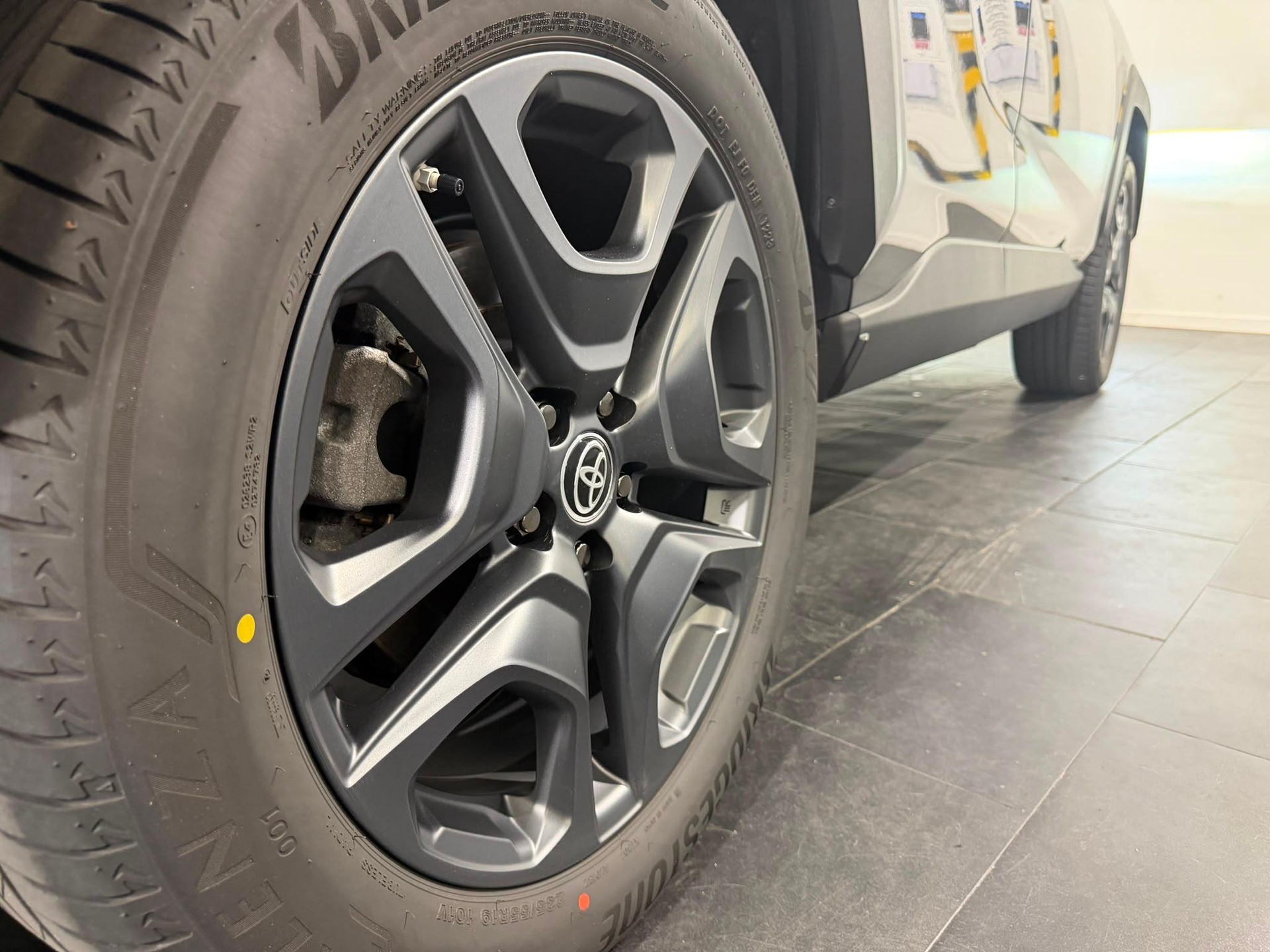 TOYOTA RAV4 2.5 HEV Adventure-image-16