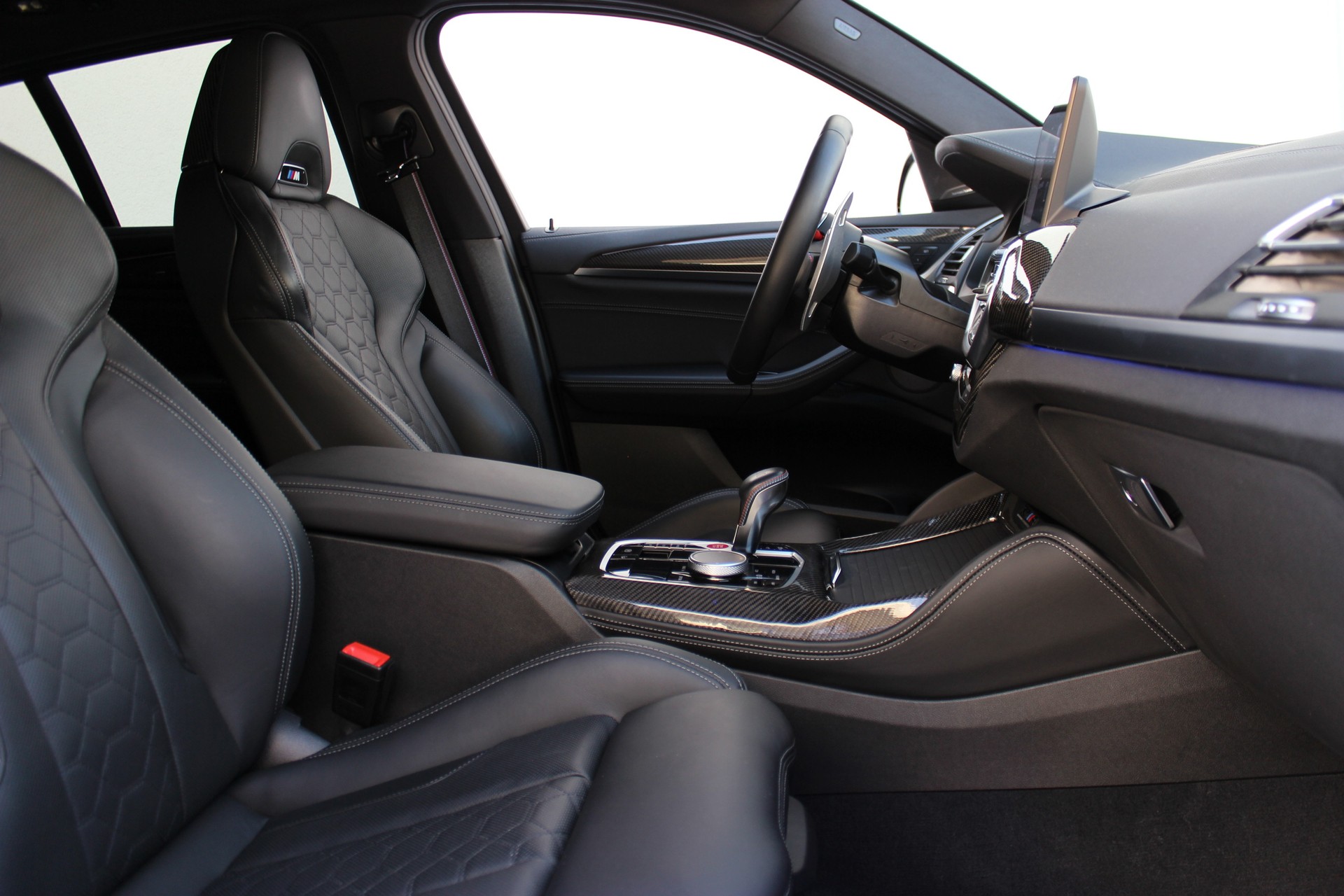 BMW X4M xDrive M Competition *MARINA BAY BLAU METALLIC*-showroom-element-3