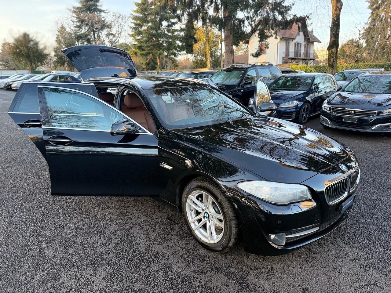 BMW 520d Touring Steptronic-image-12
