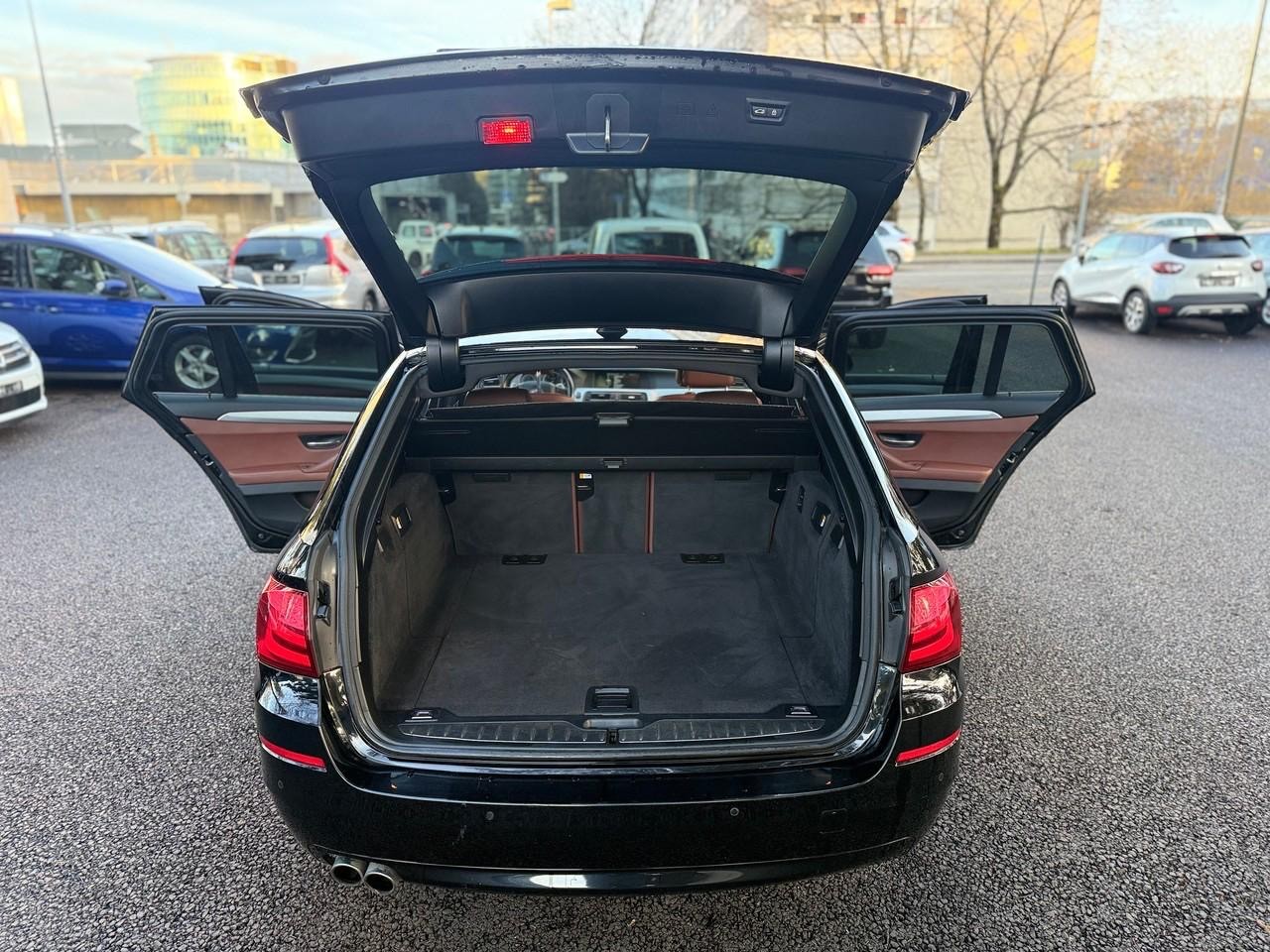 BMW 520d Touring Steptronic-image-13