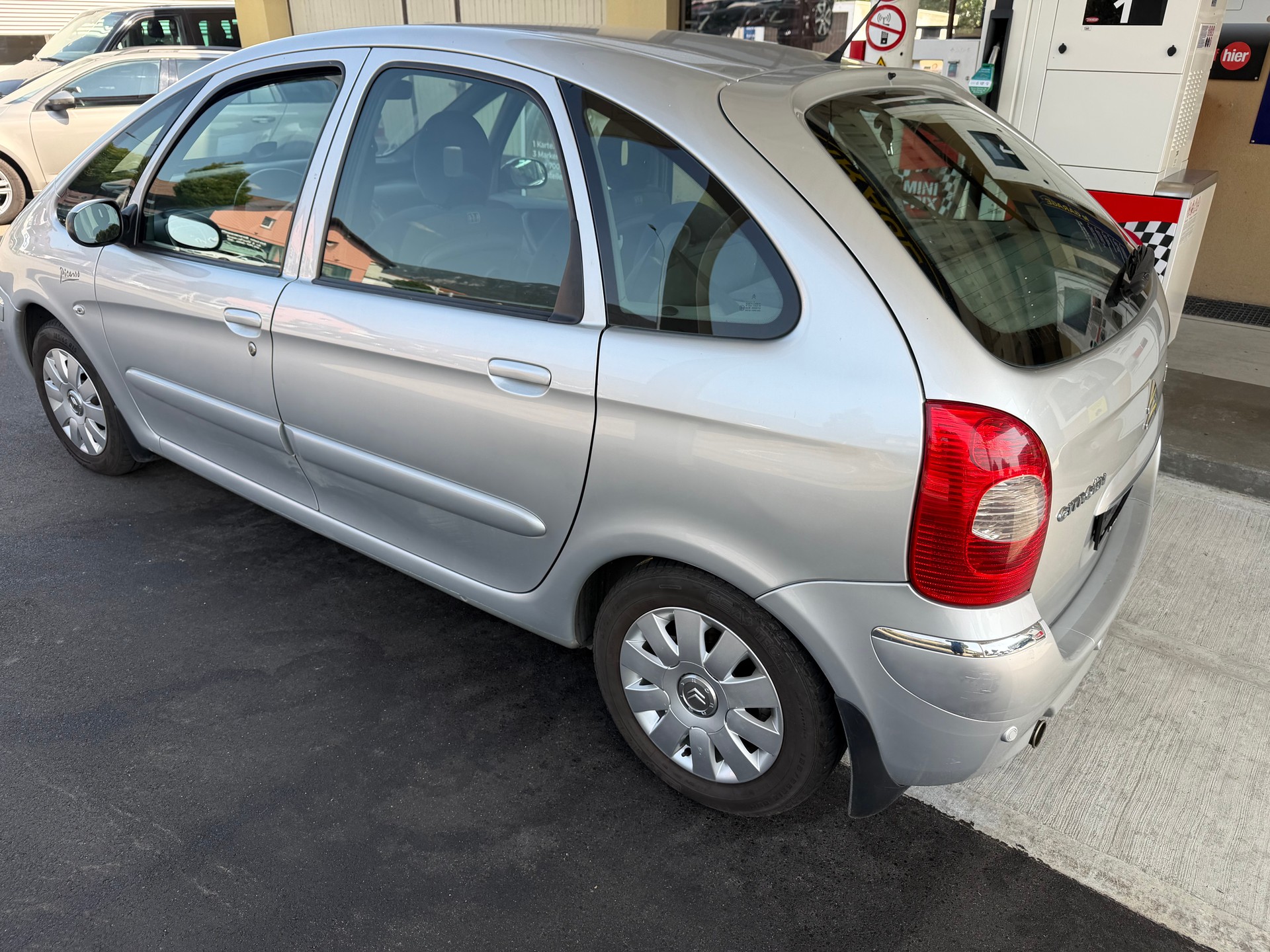 CITROEN Xsara Picasso 2.0i 16V Exclusive Automatic-image-3