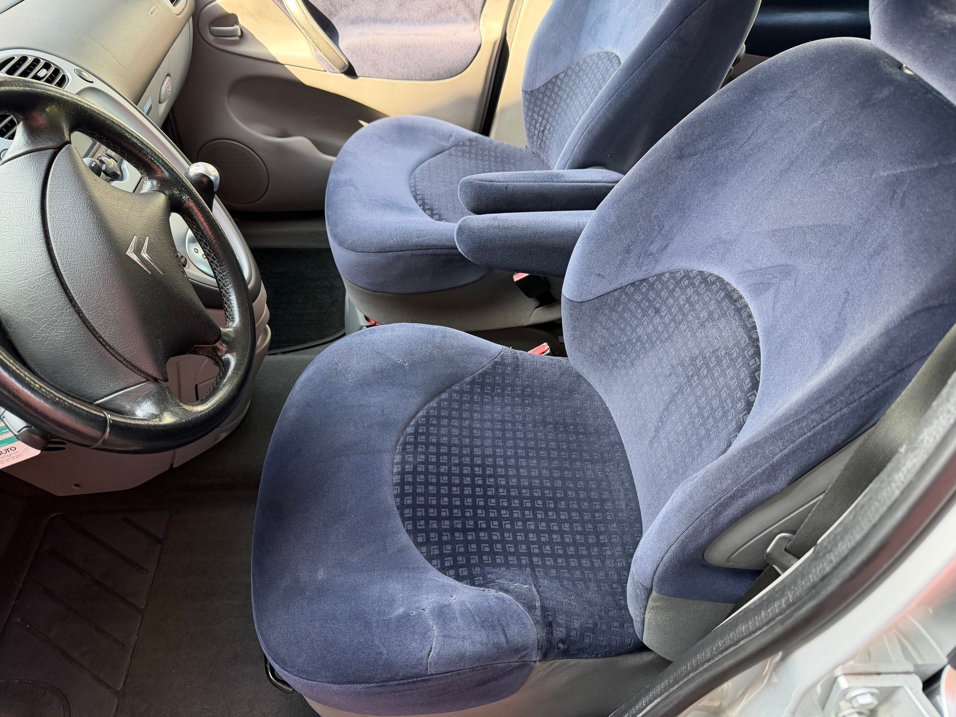 CITROEN Xsara Picasso 2.0i 16V Exclusive Automatic-image-9
