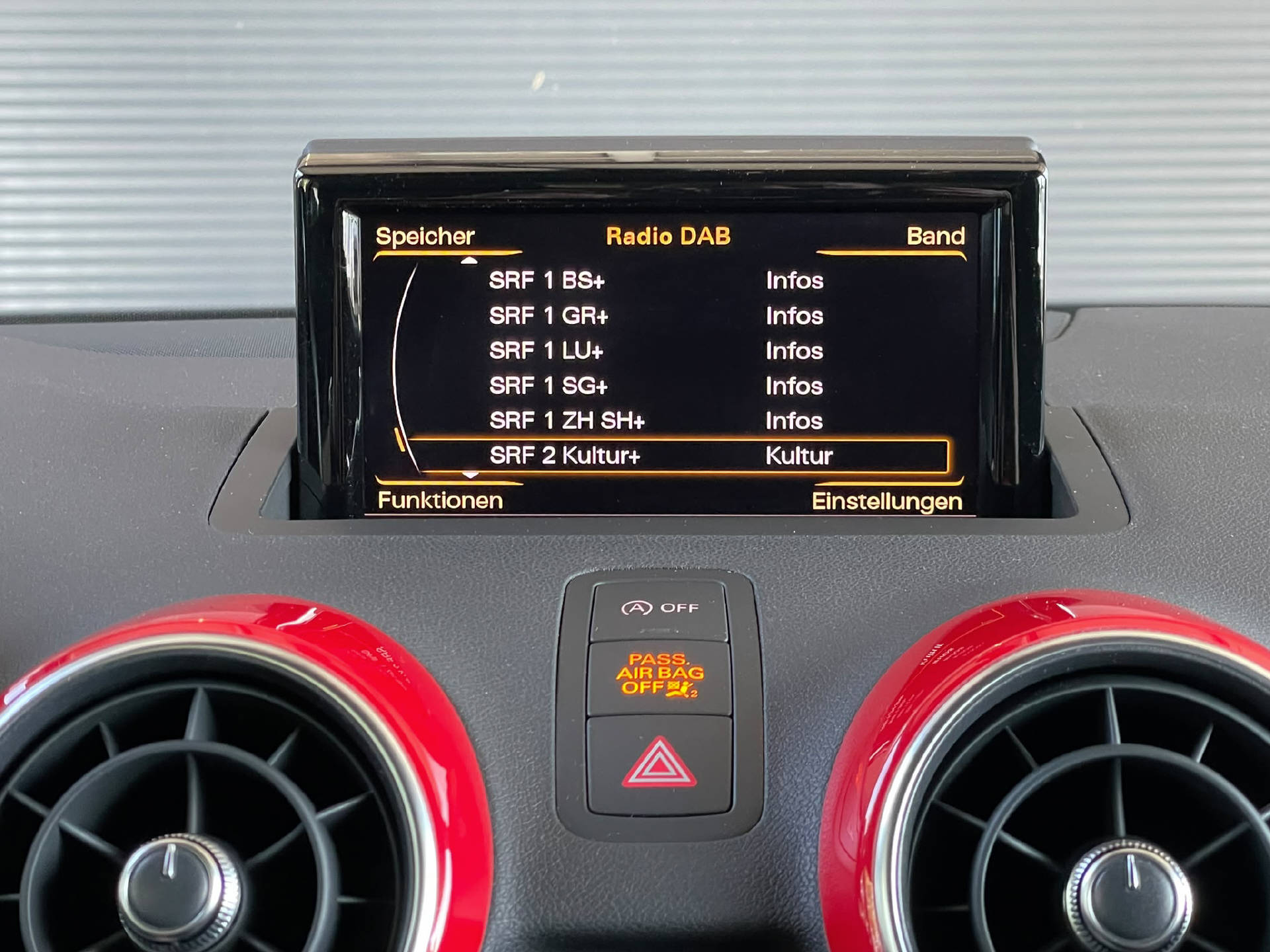 AUDI A1 1.8 TFSI Sport S-Tronic-image-11