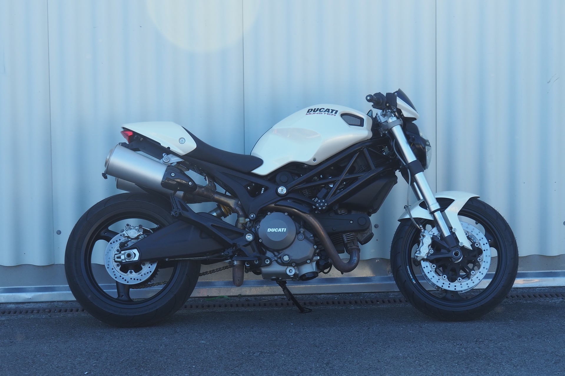 DUCATI Monster 696M-image-0