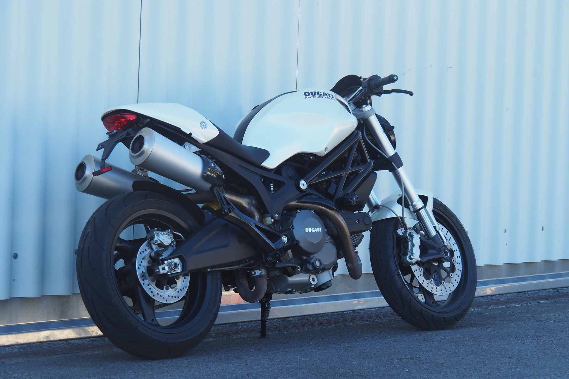 DUCATI Monster 696M-image-4