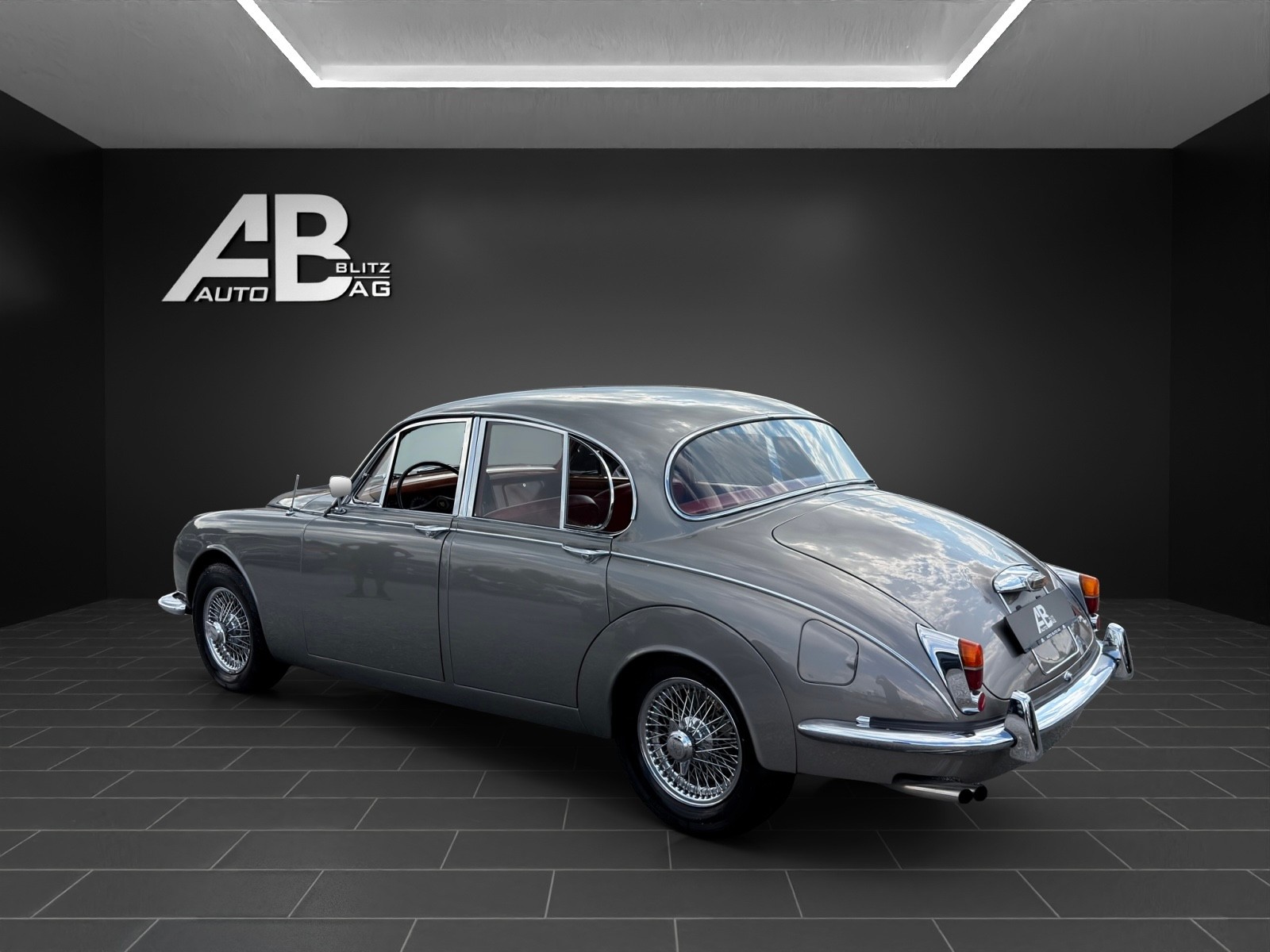 JAGUAR MK2 240 Overdrive-showroom-element-2