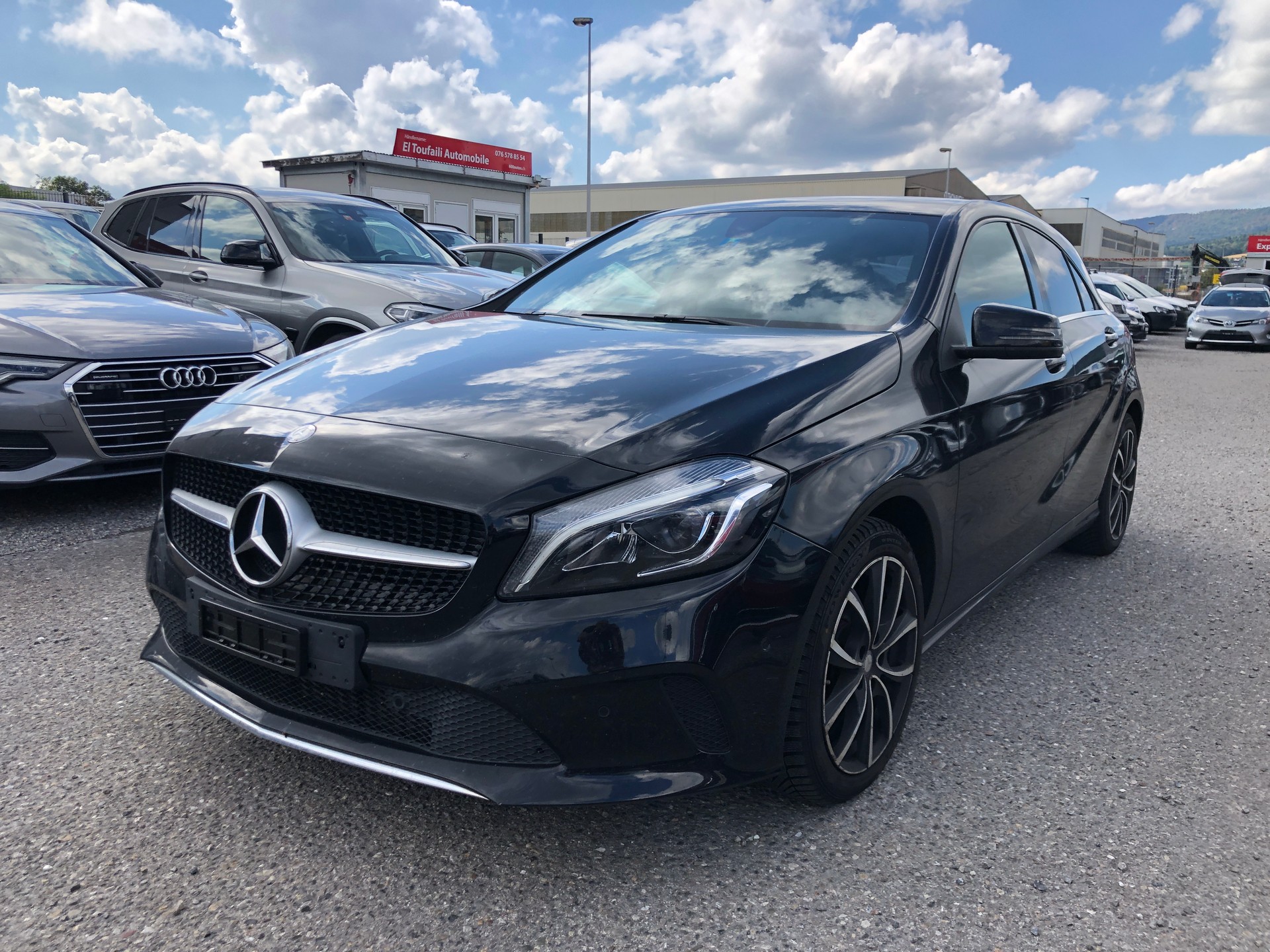 MERCEDES-BENZ A 180