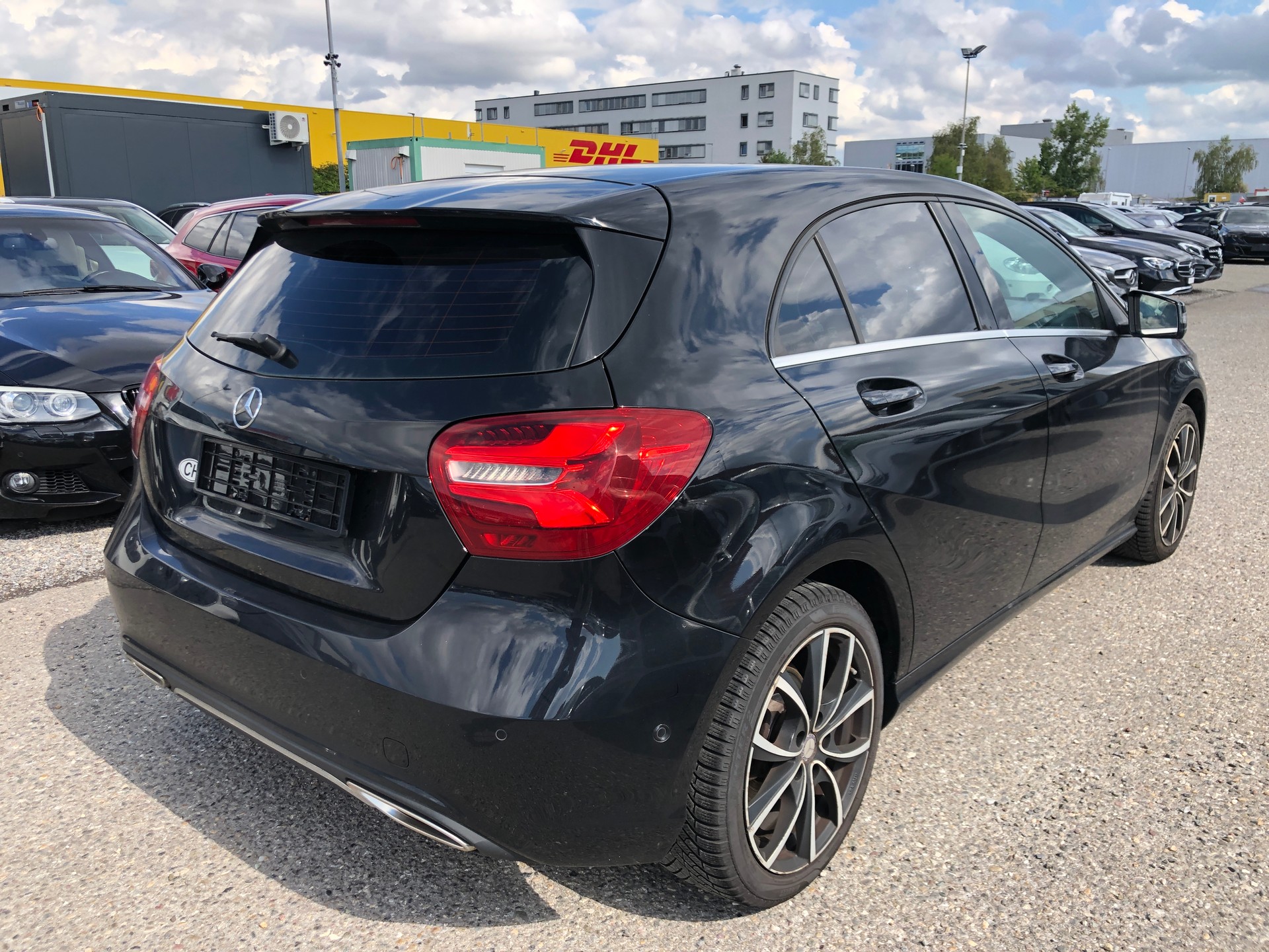 MERCEDES-BENZ A 180-showroom-element-3
