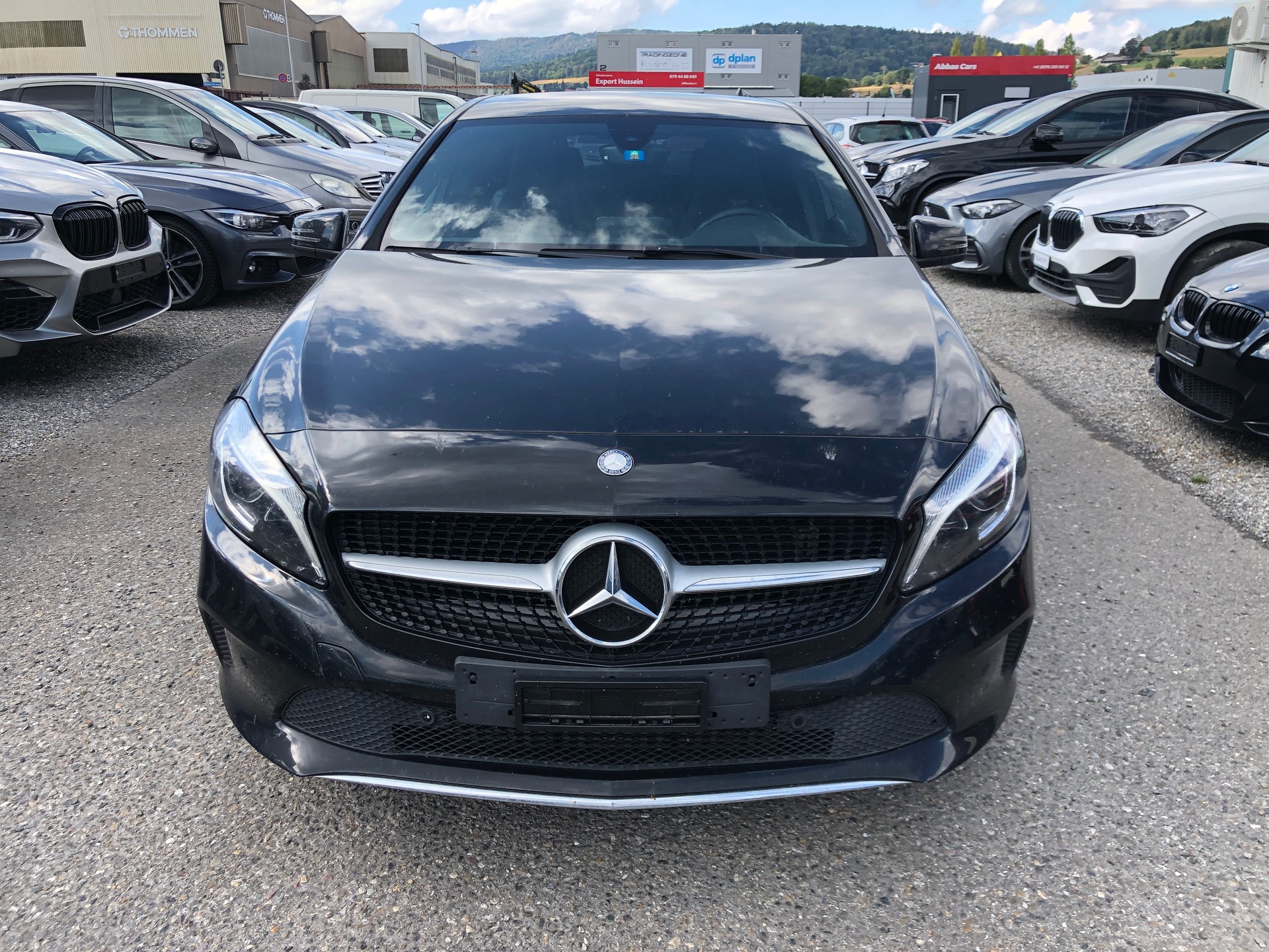MERCEDES-BENZ A 180-showroom-element-1
