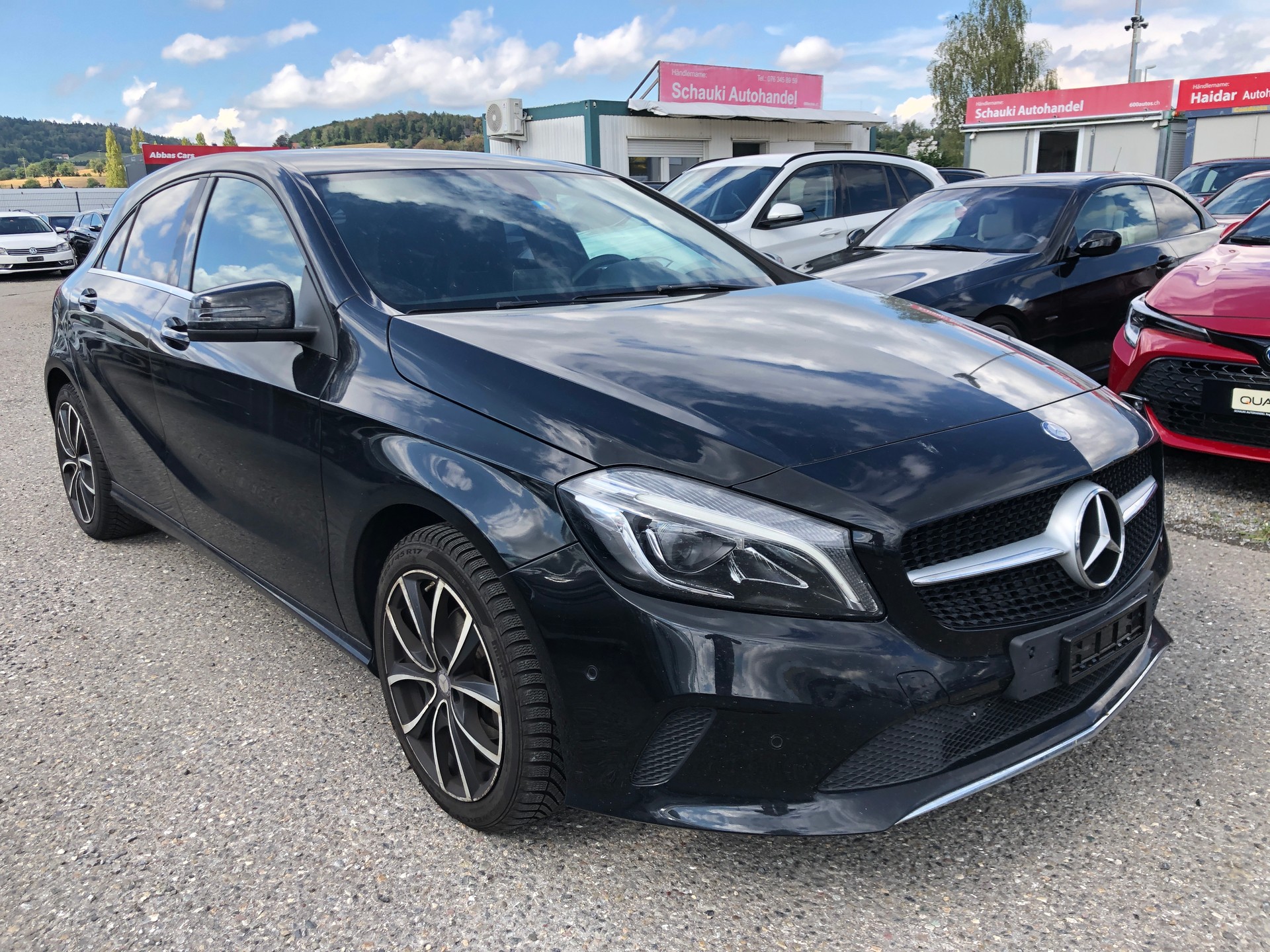 MERCEDES-BENZ A 180-showroom-element-2