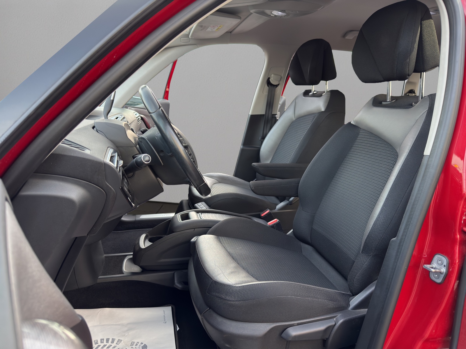 CITROEN Grand C4 Picasso 1.6i 16V e-THP Séduction-image-8