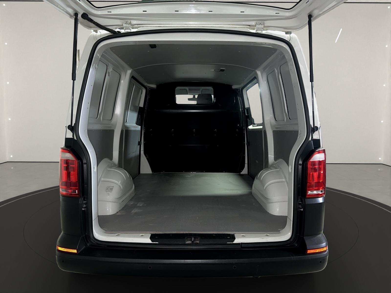 VW T6 2.0 TDI DSG ( Mit AHK )-image-8