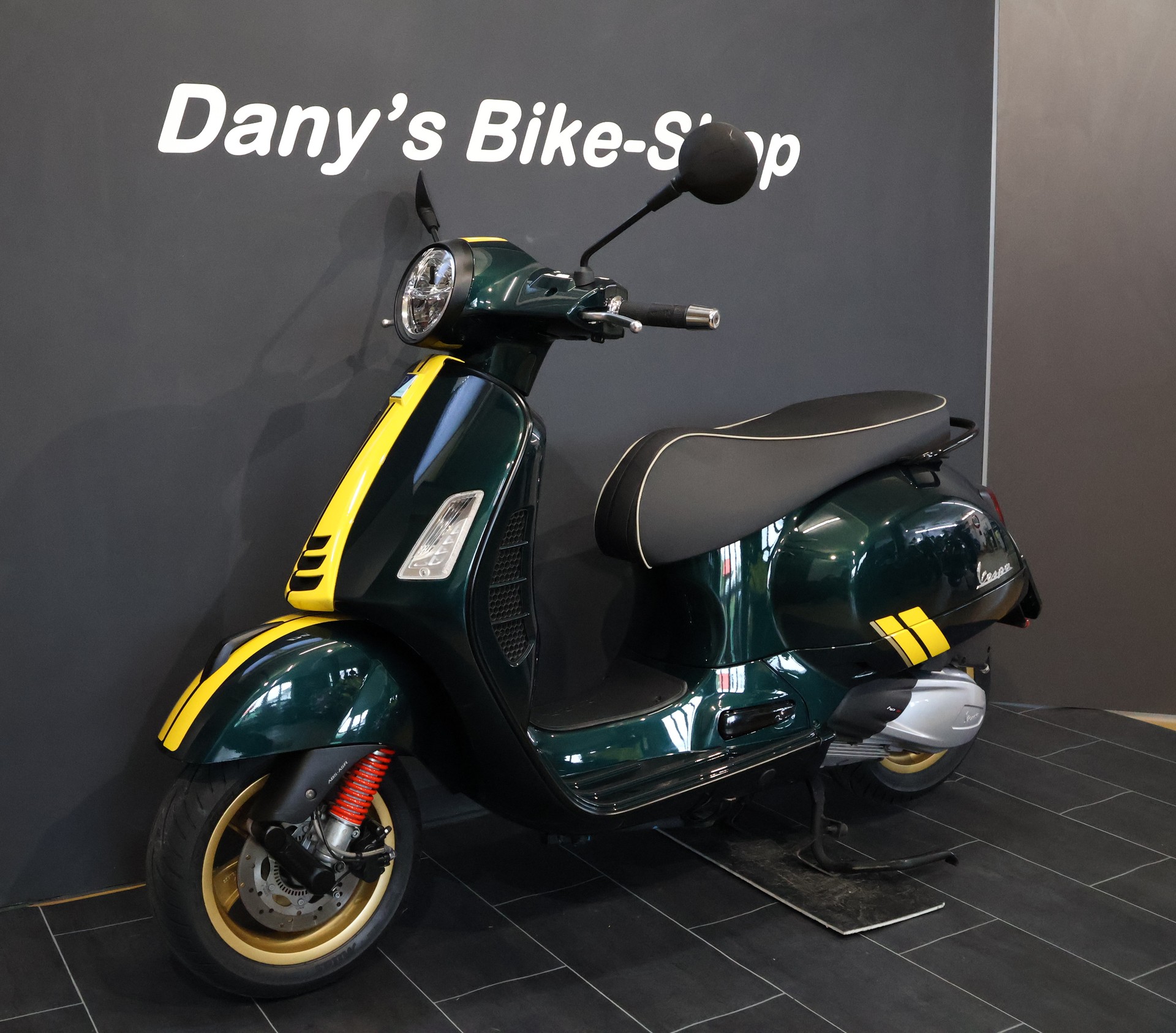 PIAGGIO Vespa GTS 300 HPE Racing Sixties ABS/ASR-image-1