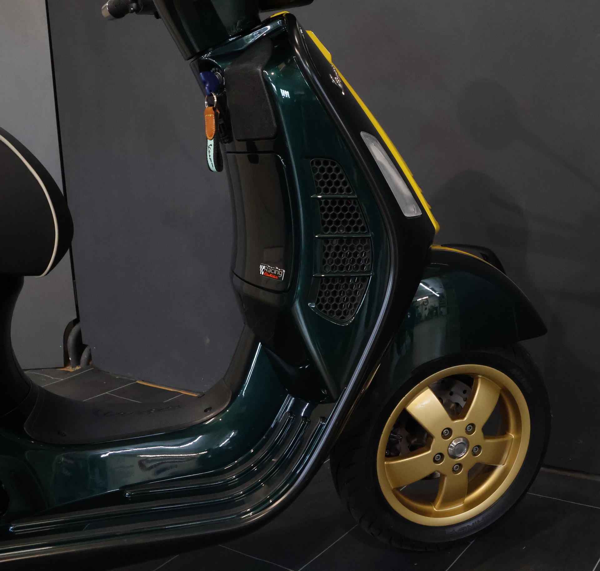 PIAGGIO Vespa GTS 300 HPE Racing Sixties ABS/ASR-image-11