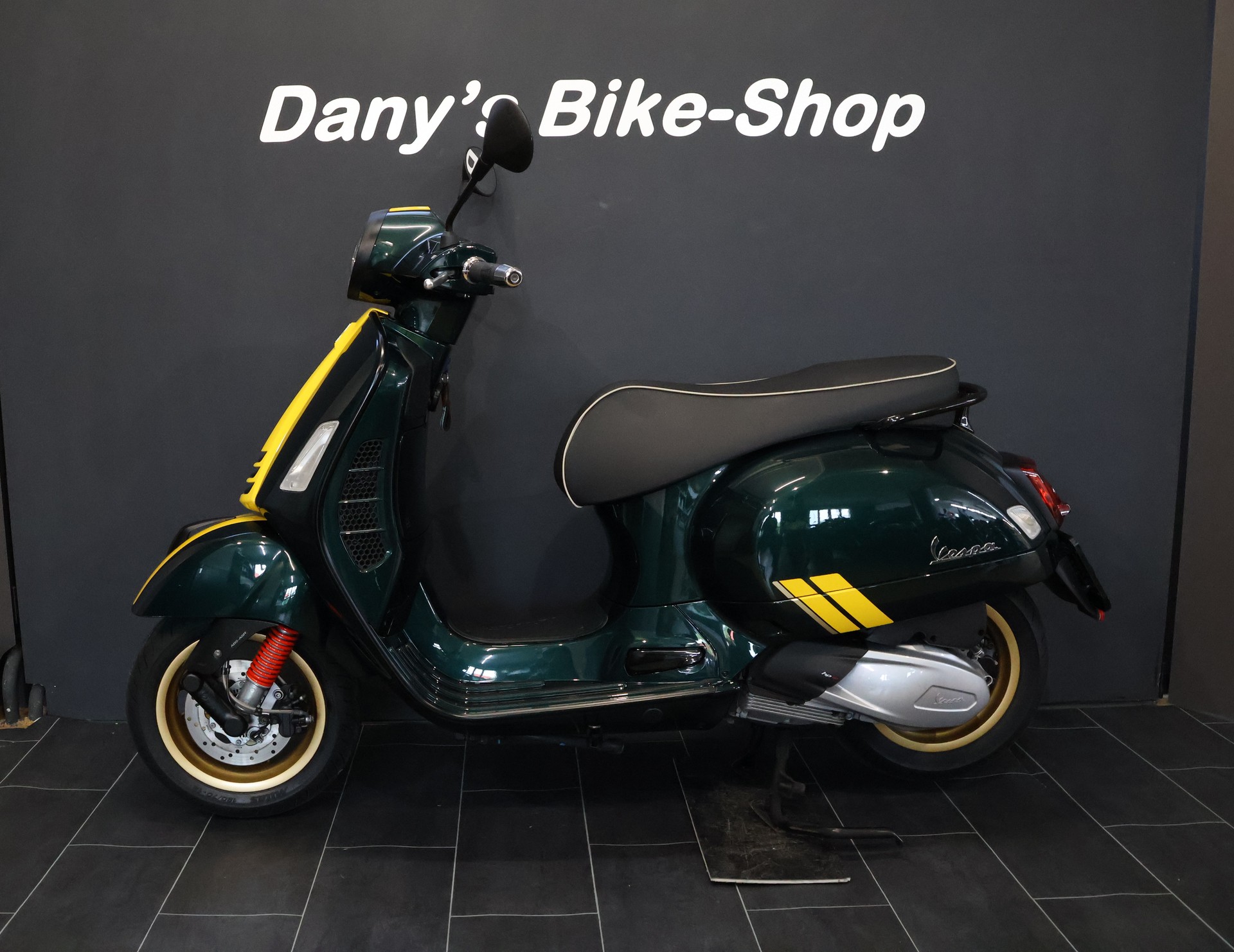 PIAGGIO Vespa GTS 300 HPE Racing Sixties ABS/ASR-image-0