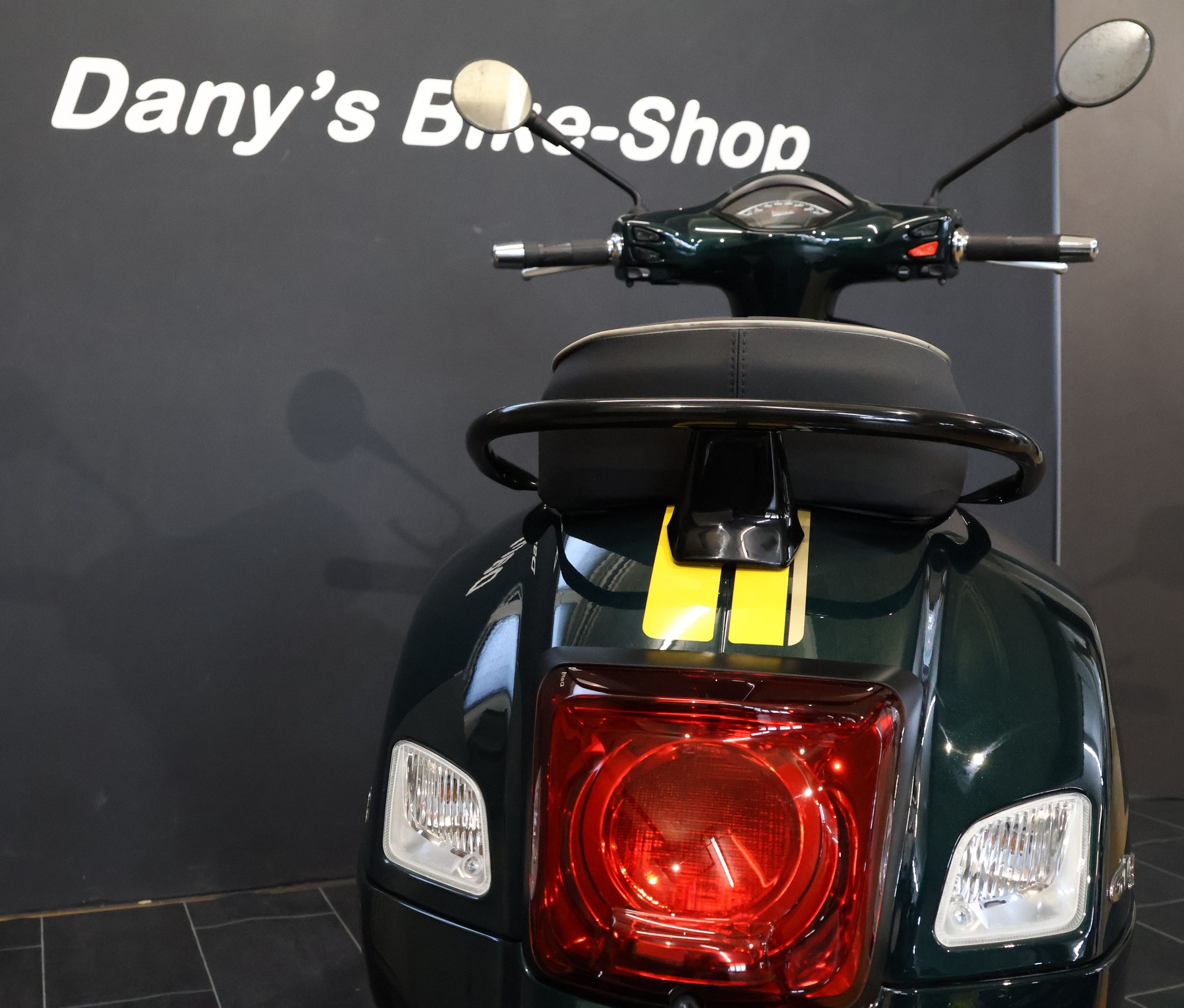 PIAGGIO Vespa GTS 300 HPE Racing Sixties ABS/ASR-image-9