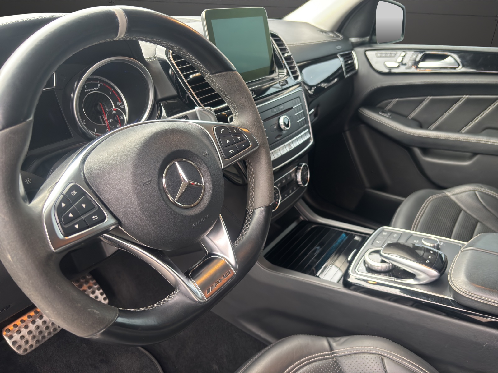 MERCEDES-BENZ GLE 63 S AMG 4Matic Speedshift Plus 7G-Tronic-showroom-element-3