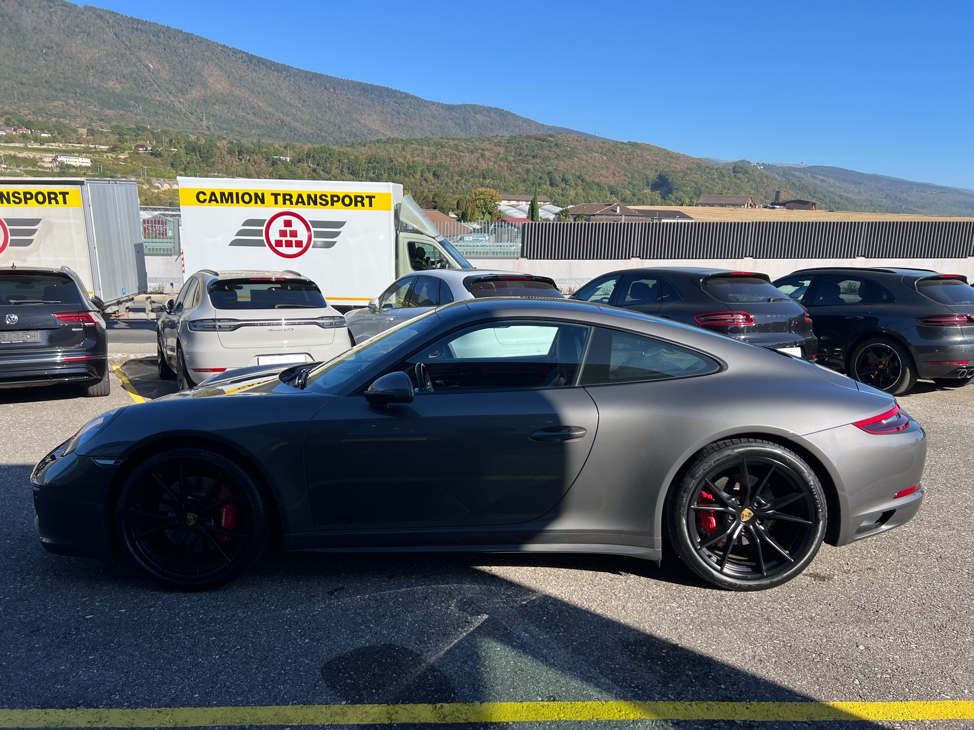 PORSCHE 911 Carrera 4 GTS PDK-showroom-element-3