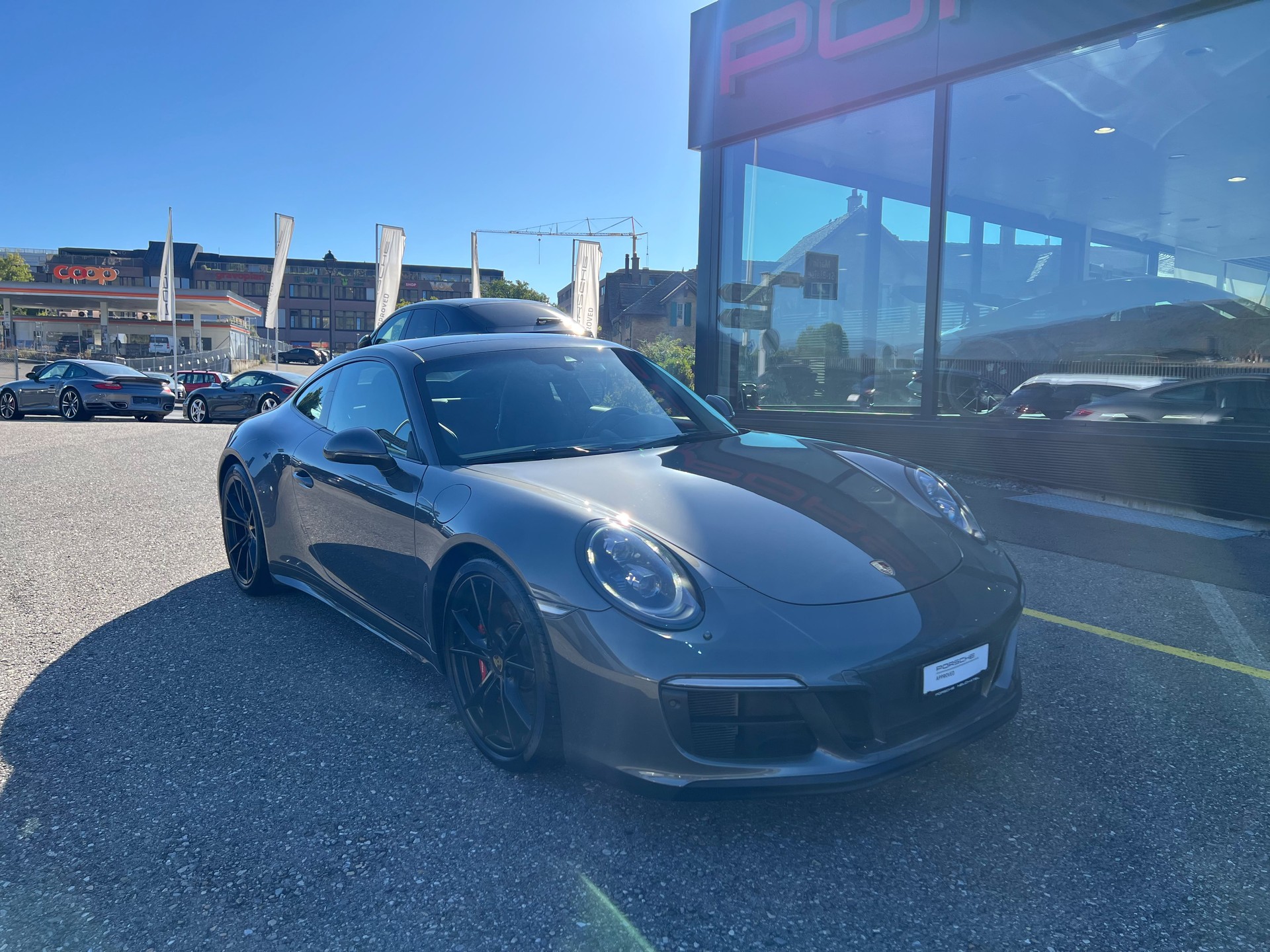 PORSCHE 911 Carrera 4 GTS PDK-showroom-element-1